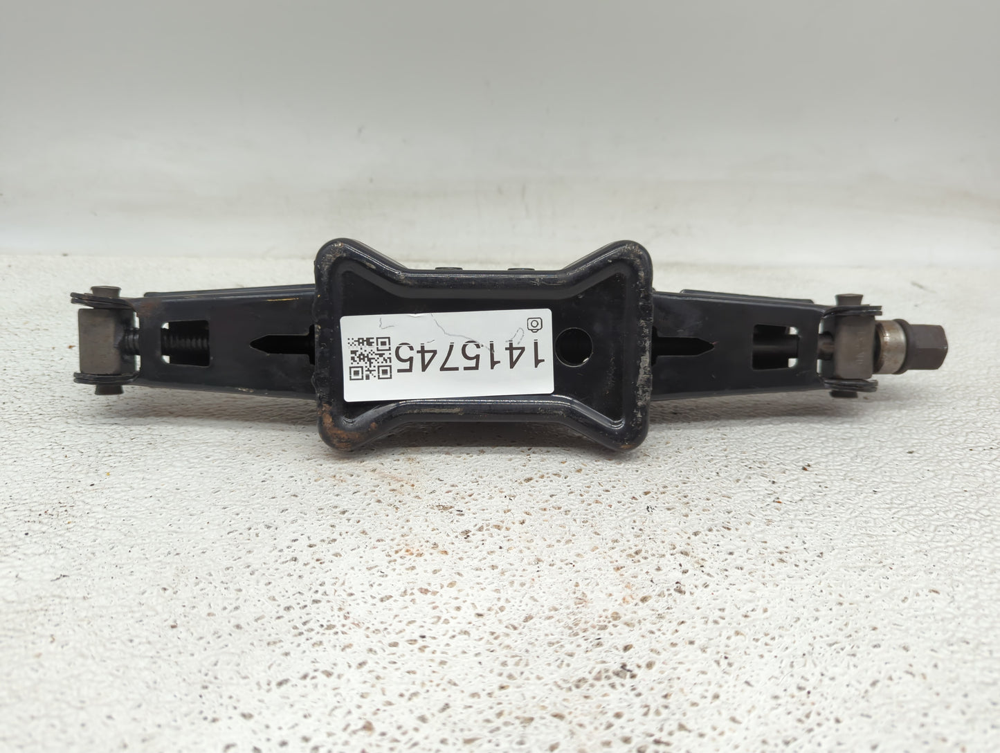 2009 Nissan Altima Spare Scissor Car Jack - Oemusedautoparts1.com