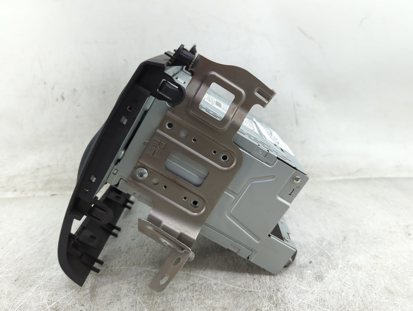 2009 Nissan Altima Radio AM FM Cd Player Receiver Replacement P/N:28185ZN40A CQ-JN2764XC Fits OEM Used Auto Parts - Oemuseda