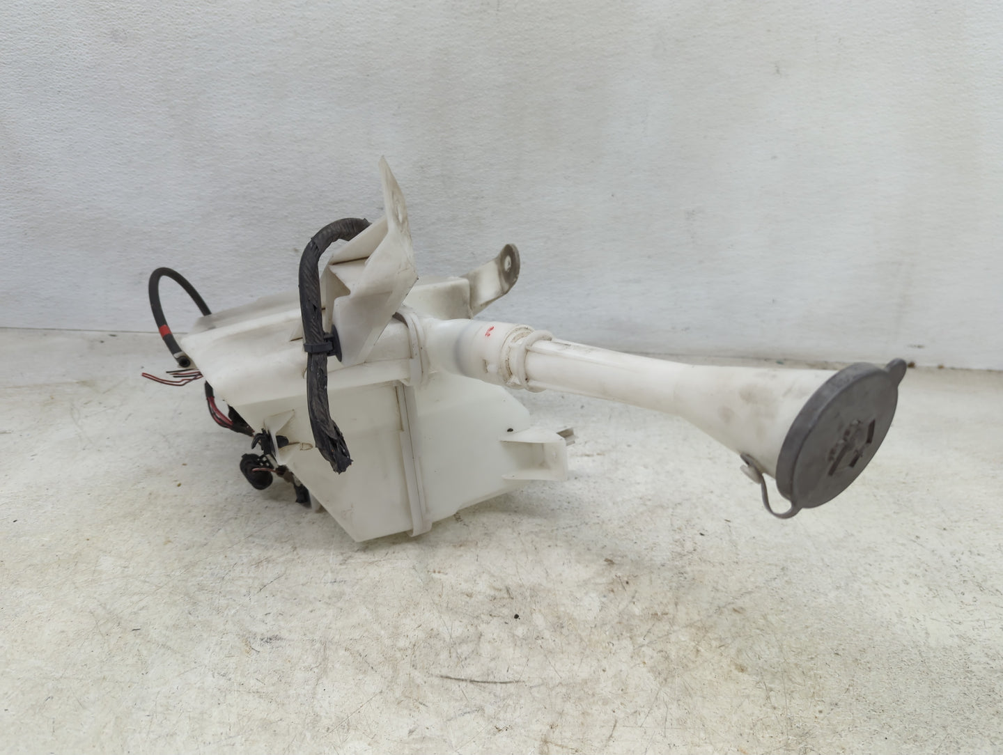 2007-2013 Nissan Altima Windshield Washer Fluid Reservoir Bottle Oem - Oemusedautoparts1.com