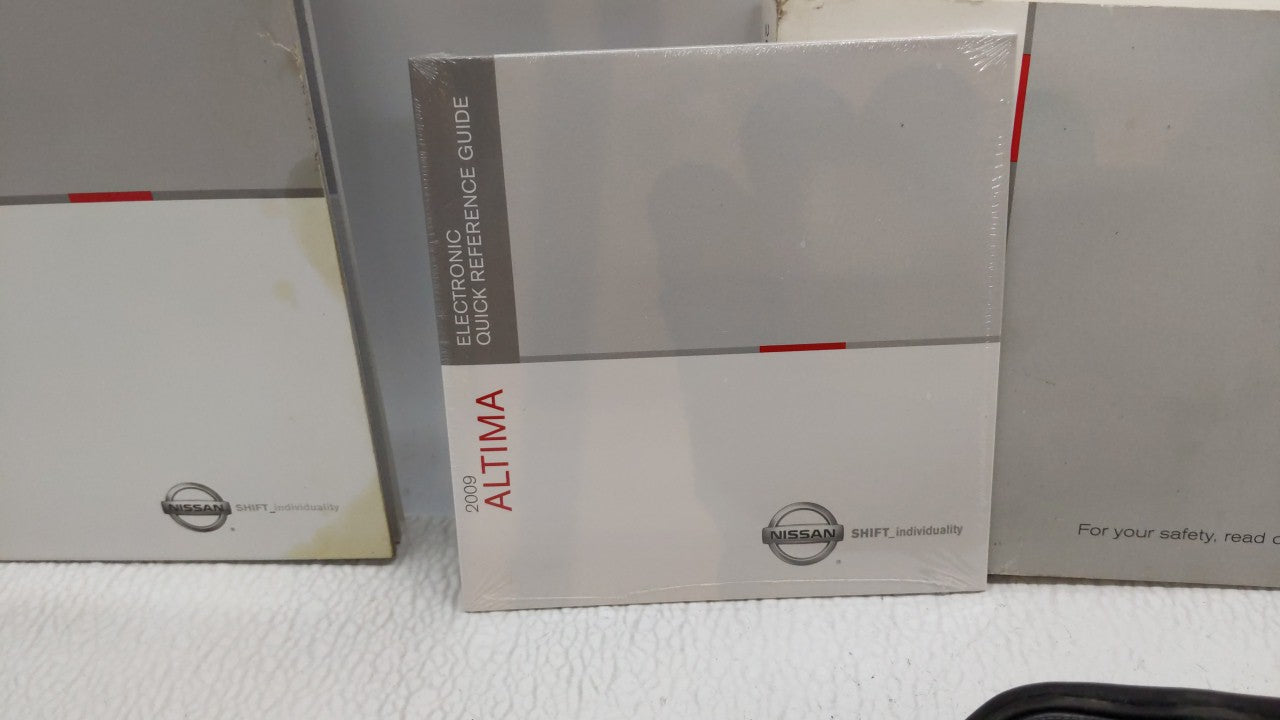 2009 Nissan Altima Owners Manual Book Guide OEM Used Auto Parts - Oemusedautoparts1.com