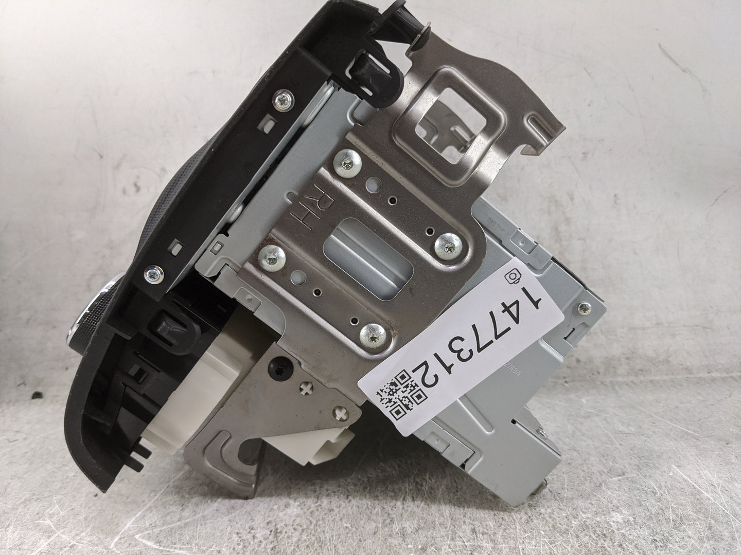 2010-2012 Nissan Altima Radio AM FM Cd Player Receiver Replacement P/N:28185ZX11A CQ-JN20E0GX Fits Fits 2010 2011 2012 OEM U