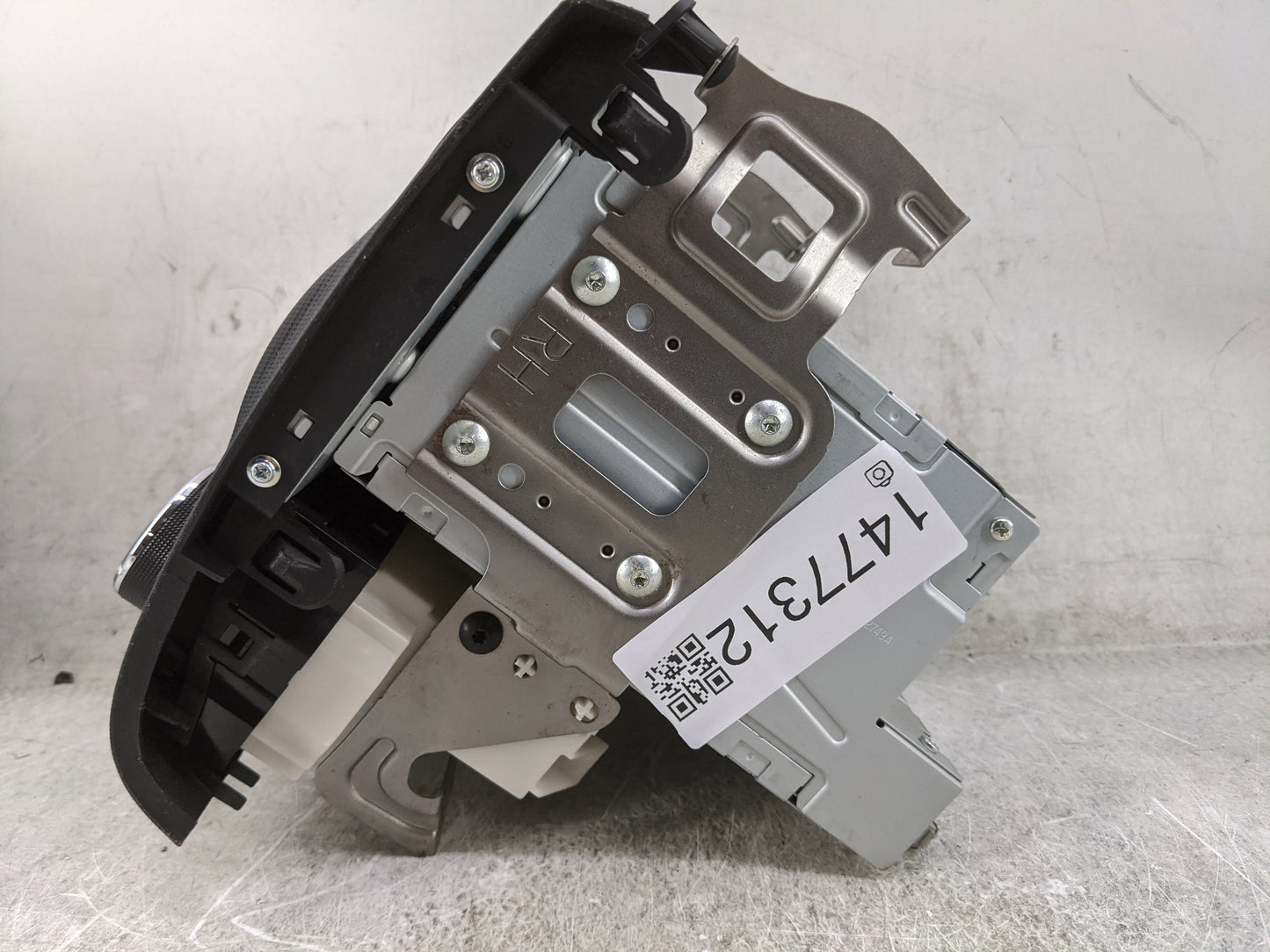 2010-2012 Nissan Altima Radio AM FM Cd Player Receiver Replacement P/N:28185ZX11A CQ-JN20E0GX Fits Fits 2010 2011 2012 OEM U