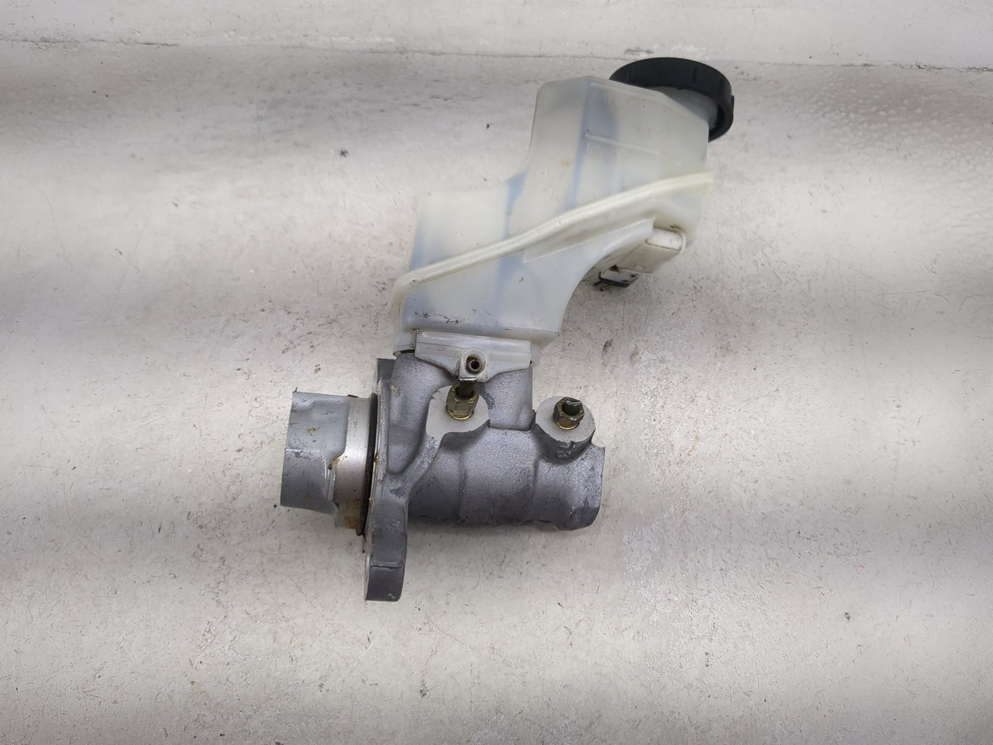 2007-2009 Nissan Altima Brake Master Cylinder 1491011 - Oemusedautoparts1.com
