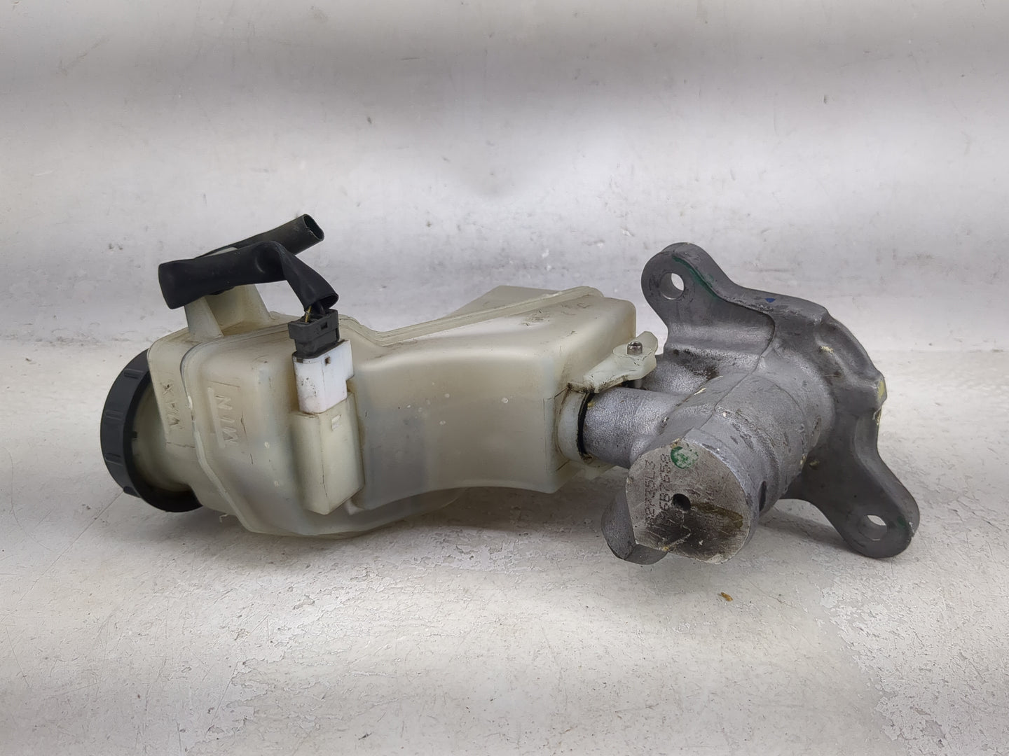 2007-2009 Nissan Altima Brake Master Cylinder 1491972 - Oemusedautoparts1.com