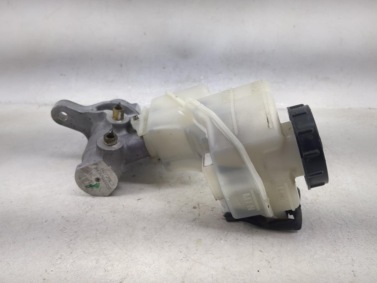 2007-2009 Nissan Altima Brake Master Cylinder 1491973 - Oemusedautoparts1.com