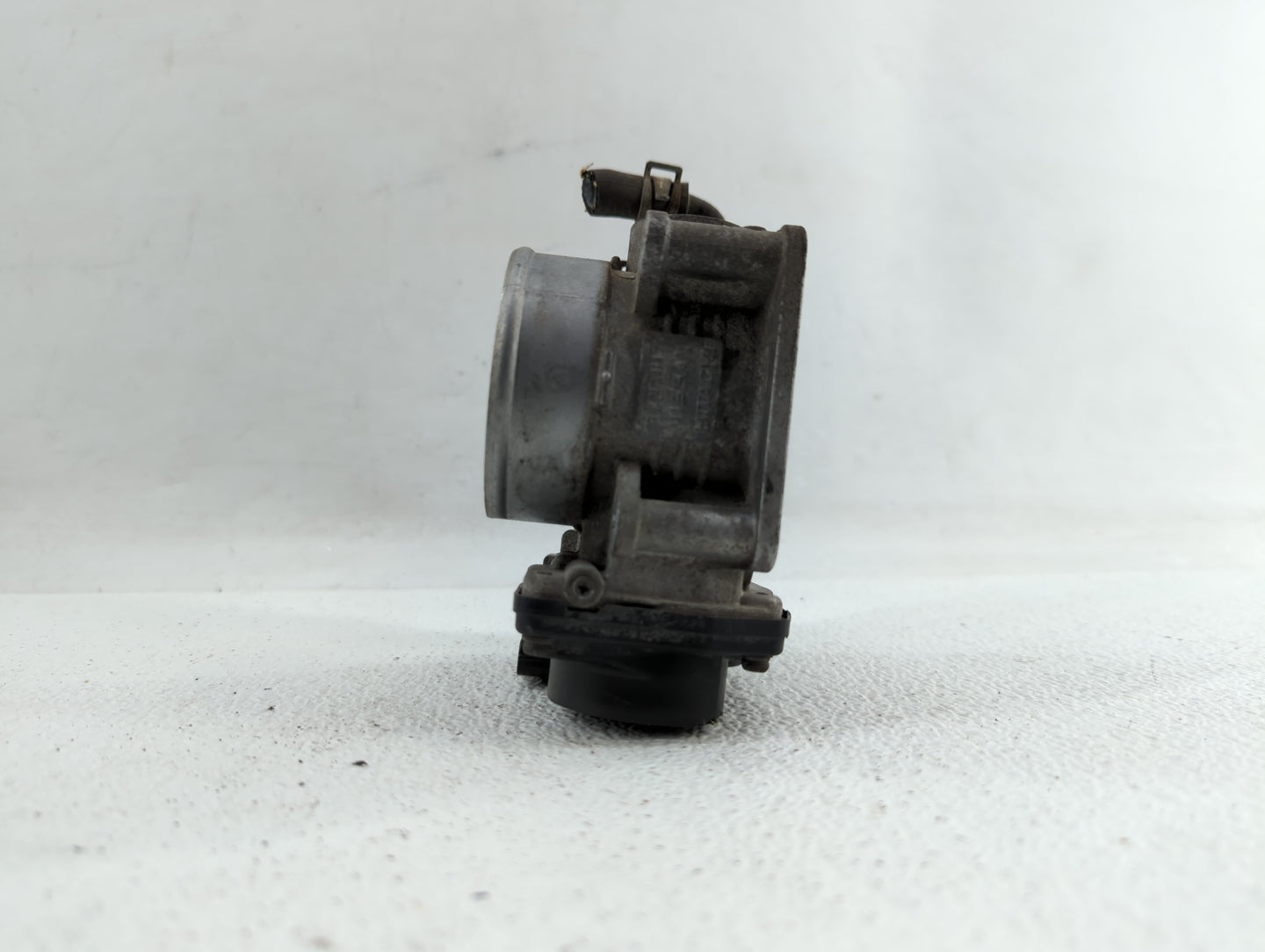 2007-2013 Nissan Altima Throttle Body P/N:RME60-15 Fits Fits 2007 2008 2009 2010 2011 2012 2013 OEM Used Auto Parts - Oemuse