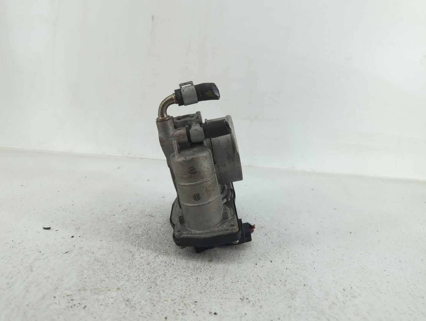 2007-2013 Nissan Altima Throttle Body P/N:RME60-16 RME60-15 Fits Fits 2007 2008 2009 2010 2011 2012 2013 OEM Used Auto Parts