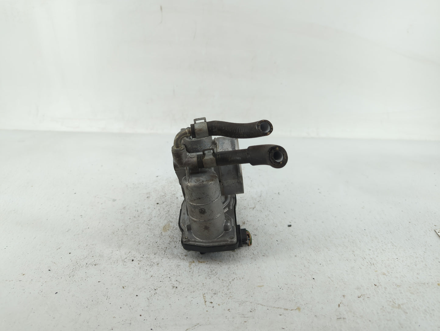 2007-2013 Nissan Altima Throttle Body P/N:RME60-16 RME60-15 Fits Fits 2007 2008 2009 2010 2011 2012 2013 OEM Used Auto Parts