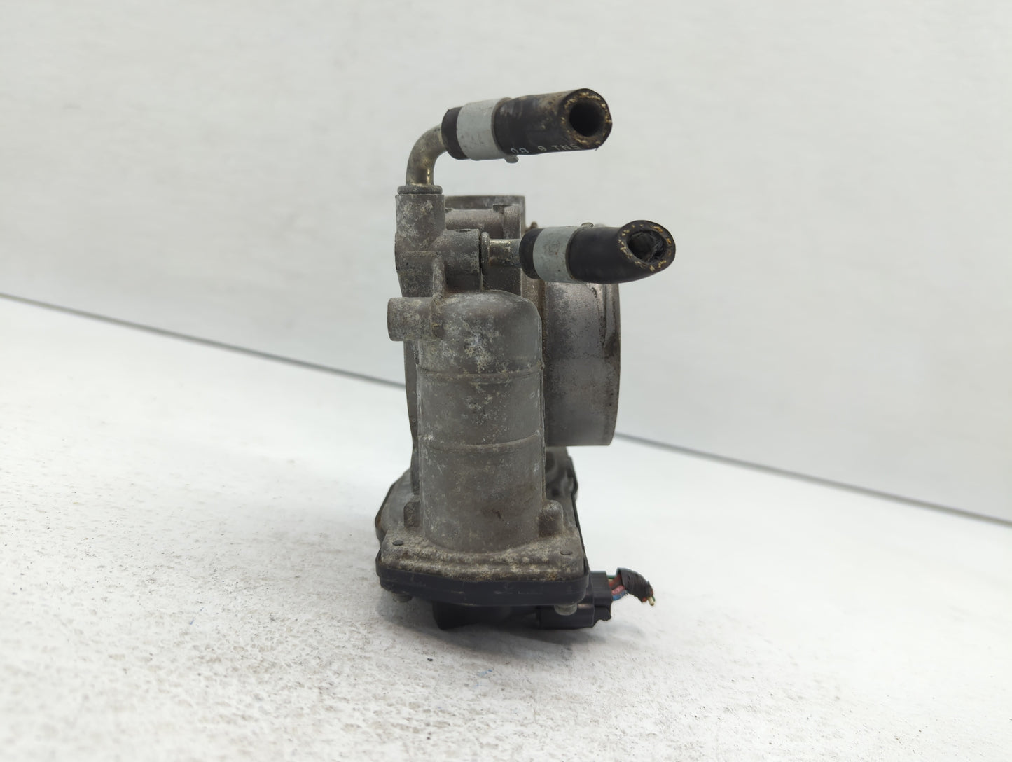 2007-2014 Nissan Altima Throttle Body P/N:526-01 Fits Fits 2007 2008 2009 2010 2011 2012 2013 2014 OEM Used Auto Parts - Oem