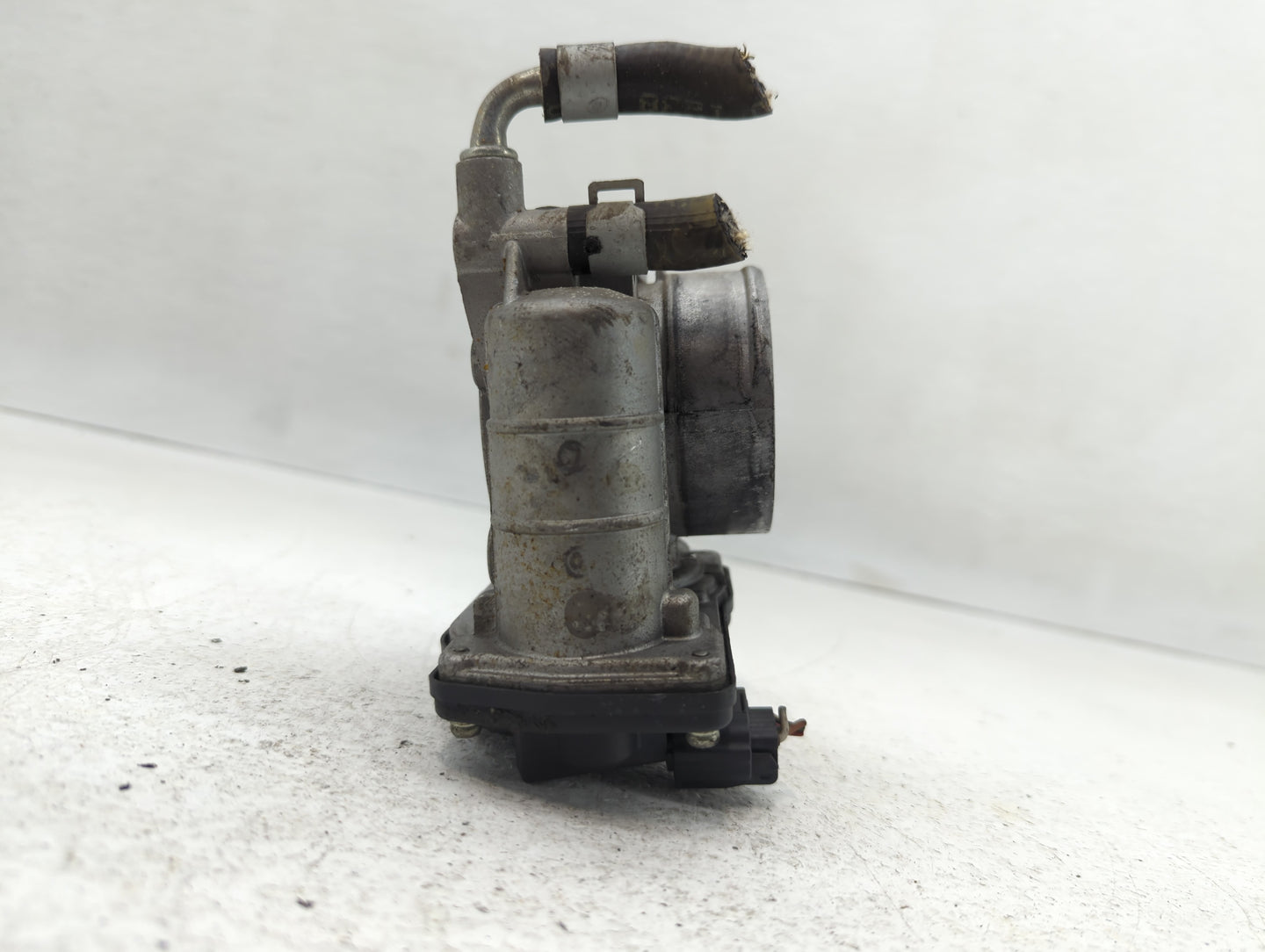 2007-2014 Nissan Altima Throttle Body P/N:G 0422 3 526-01 Fits Fits 2007 2008 2009 2010 2011 2012 2013 2014 OEM Used Auto Pa