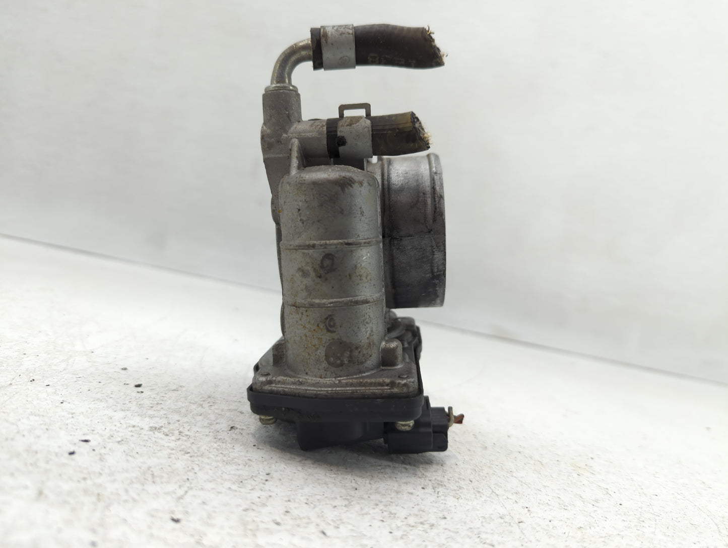 2007-2014 Nissan Altima Throttle Body P/N:G 0422 3 526-01 Fits Fits 2007 2008 2009 2010 2011 2012 2013 2014 OEM Used Auto Pa