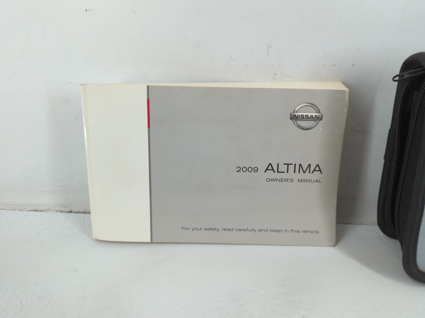 2009 Nissan Altima Owners Manual Book Guide P/N:OM9E-0L32U1 OEM Used Auto Parts - Oemusedautoparts1.com