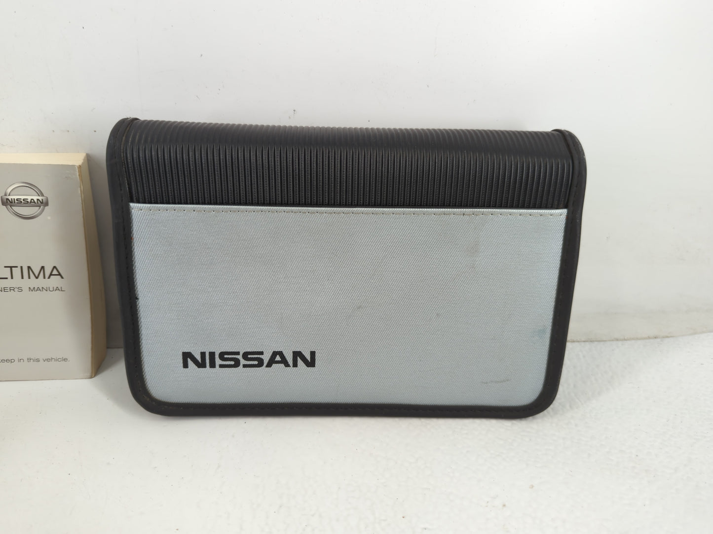 2009 Nissan Altima Owners Manual Book Guide P/N:OM9E-0L32U1 OEM Used Auto Parts - Oemusedautoparts1.com