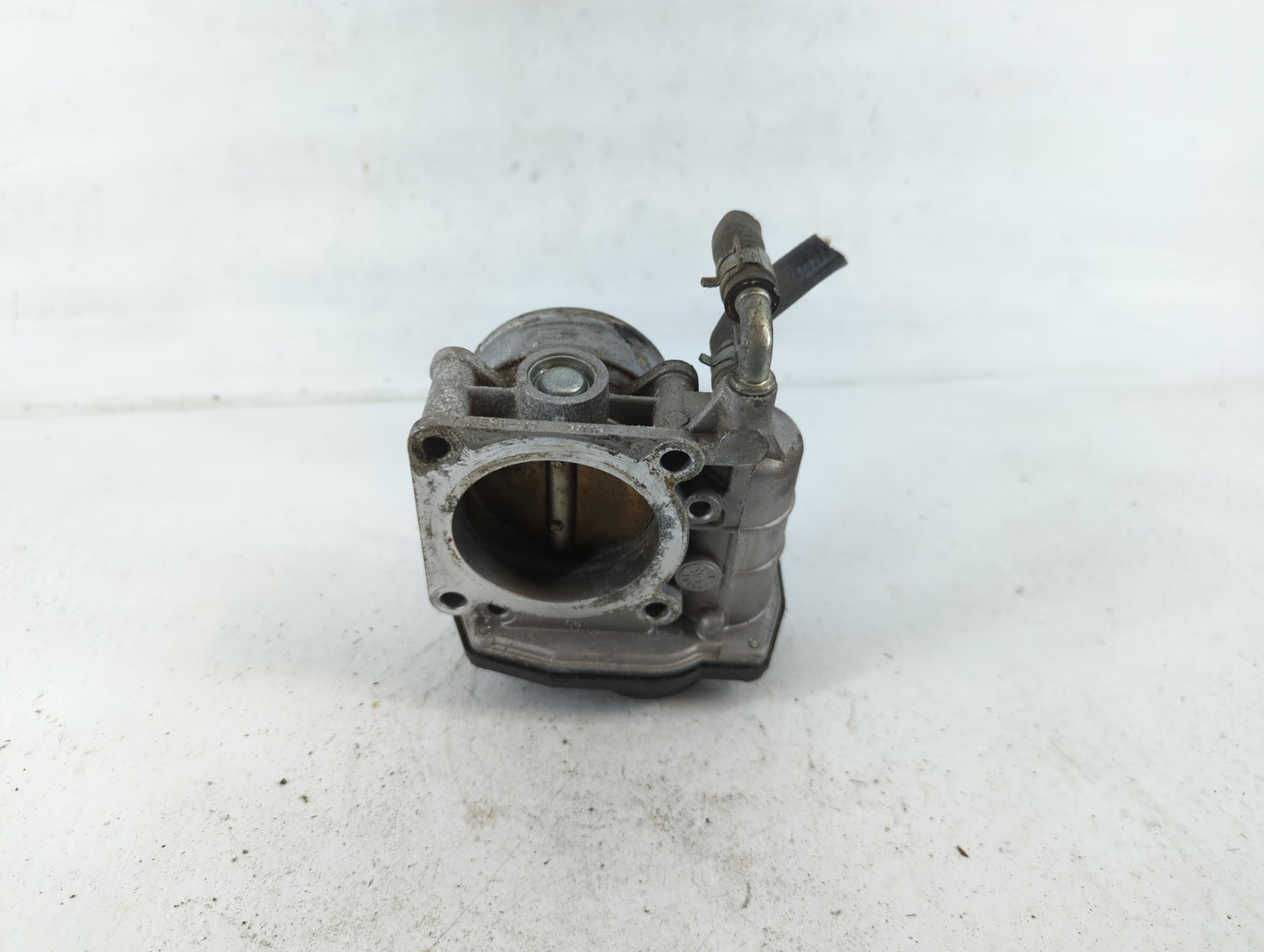 2007-2013 Nissan Altima Throttle Body P/N:RME60-15 Fits Fits 2007 2008 2009 2010 2011 2012 2013 OEM Used Auto Parts - Oemuse