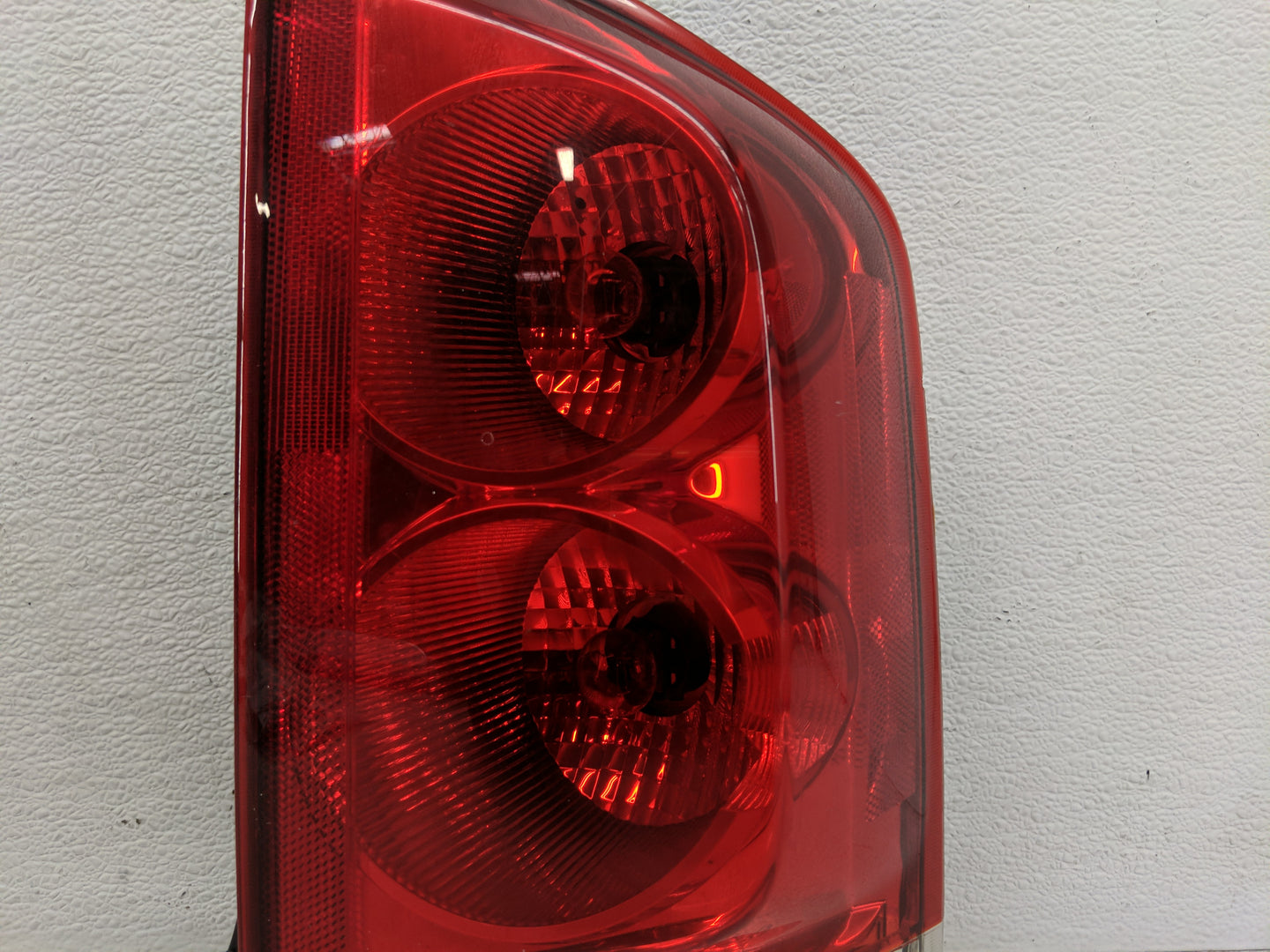 2005-2015 Nissan Armada Tail Light Assembly Passenger Right OEM P/N:RH WZW RCL NL 26550 ZC20A Fits OEM Used Auto Parts - Oem