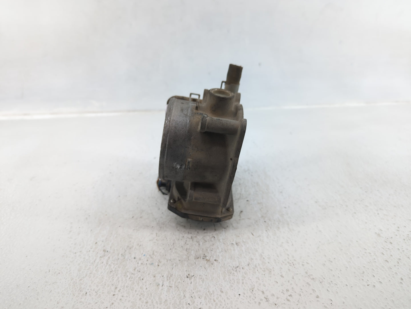 2005-2012 Nissan Armada Throttle Body Fits Fits 2004 2005 2006 2007 2008 2009 2010 2011 2012 2013 2014 OEM Used Auto Parts -