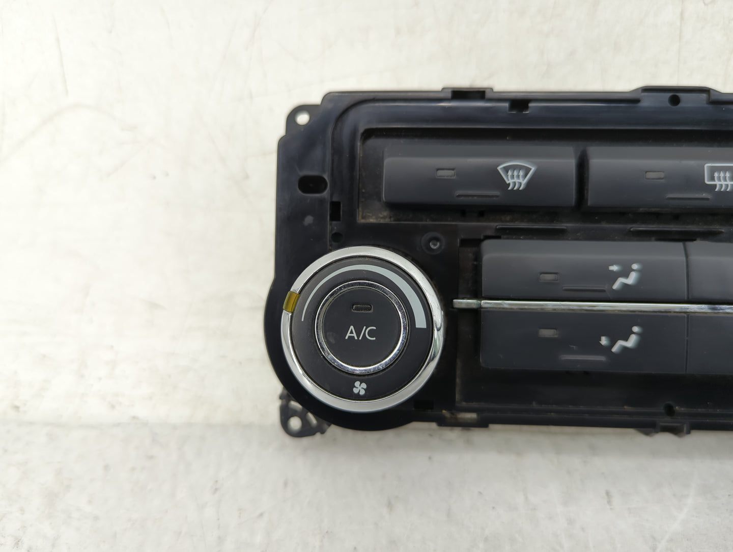2009 Nissan Frontier Climate Control Module Temperature AC/Heater Replacement P/N:27510-ZL00A Fits OEM Used Auto Parts - Oem