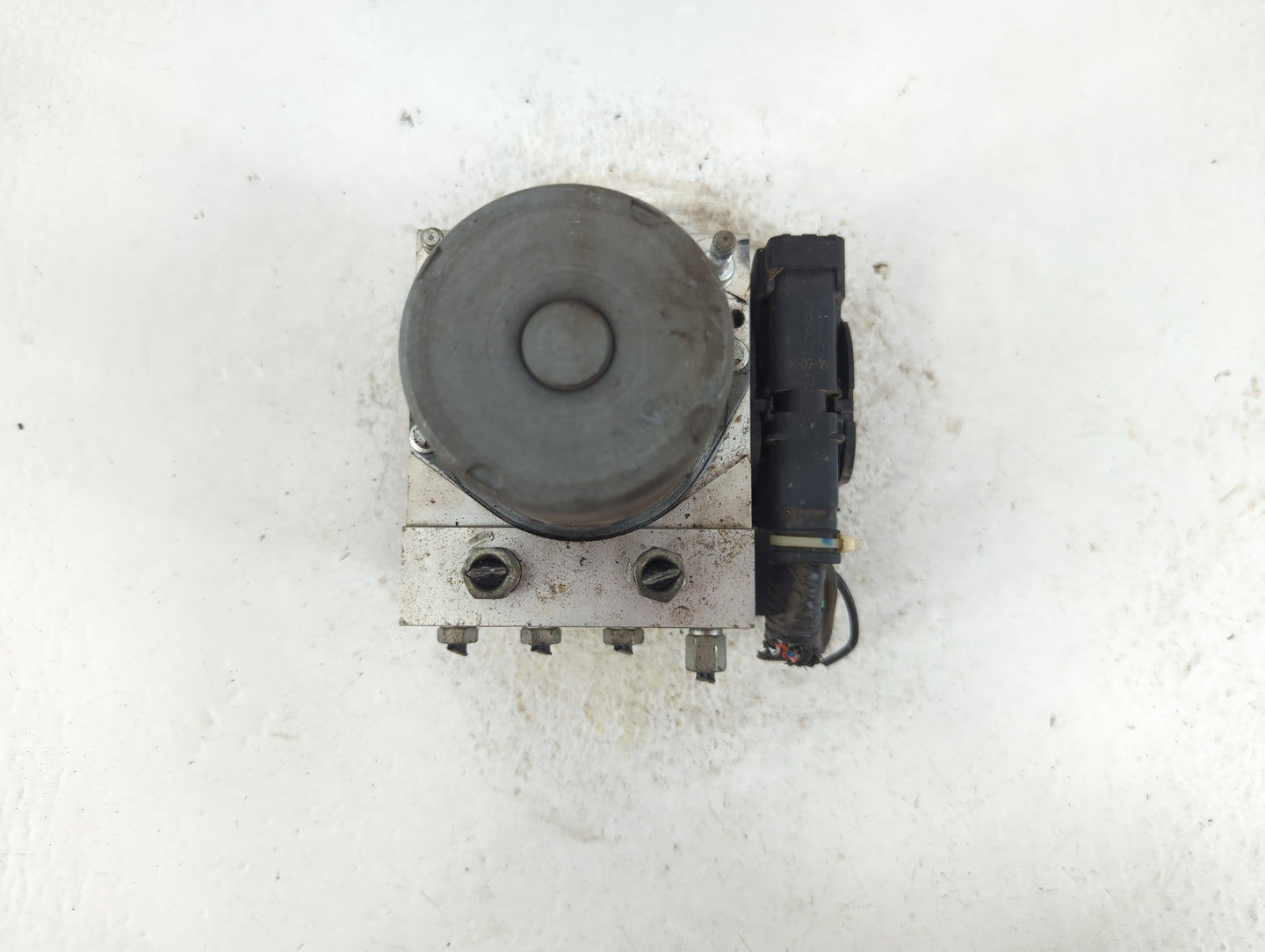 2009-2010 Nissan Maxima ABS Pump Control Module Replacement P/N:0 265 235 418 01 Fits Fits 2009 2010 OEM Used Auto Parts - O