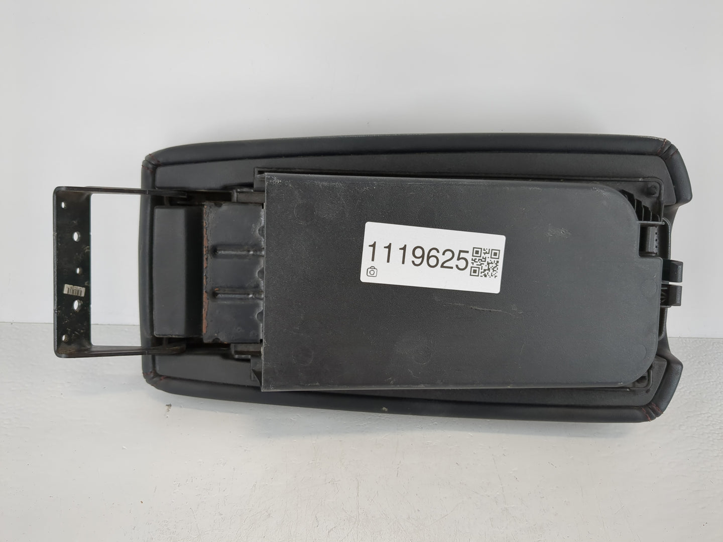 2009-2010 Nissan Maxima Center Console Armrest Cover Lid Fits Fits 2009 2010 OEM Used Auto Parts - Oemusedautoparts1.com
