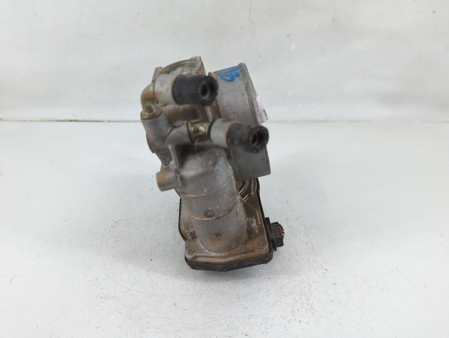 2009-2014 Nissan Maxima Throttle Body P/N:526-01 Fits Fits 2009 2010 2011 2012 2013 2014 OEM Used Auto Parts - Oemusedautopa