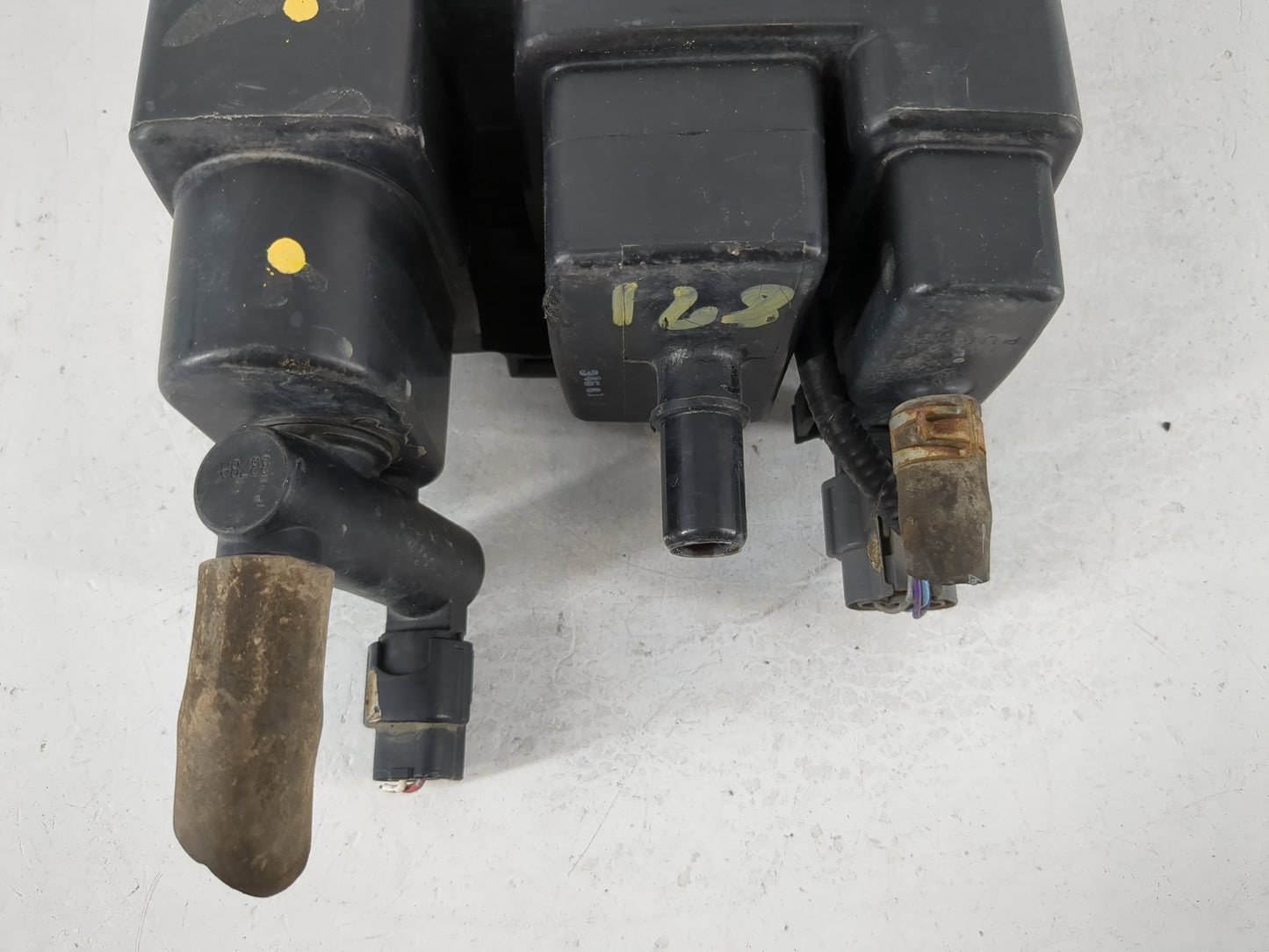 2009 Nissan Maxima Fuel Vapor Charcoal Canister - Oemusedautoparts1.com