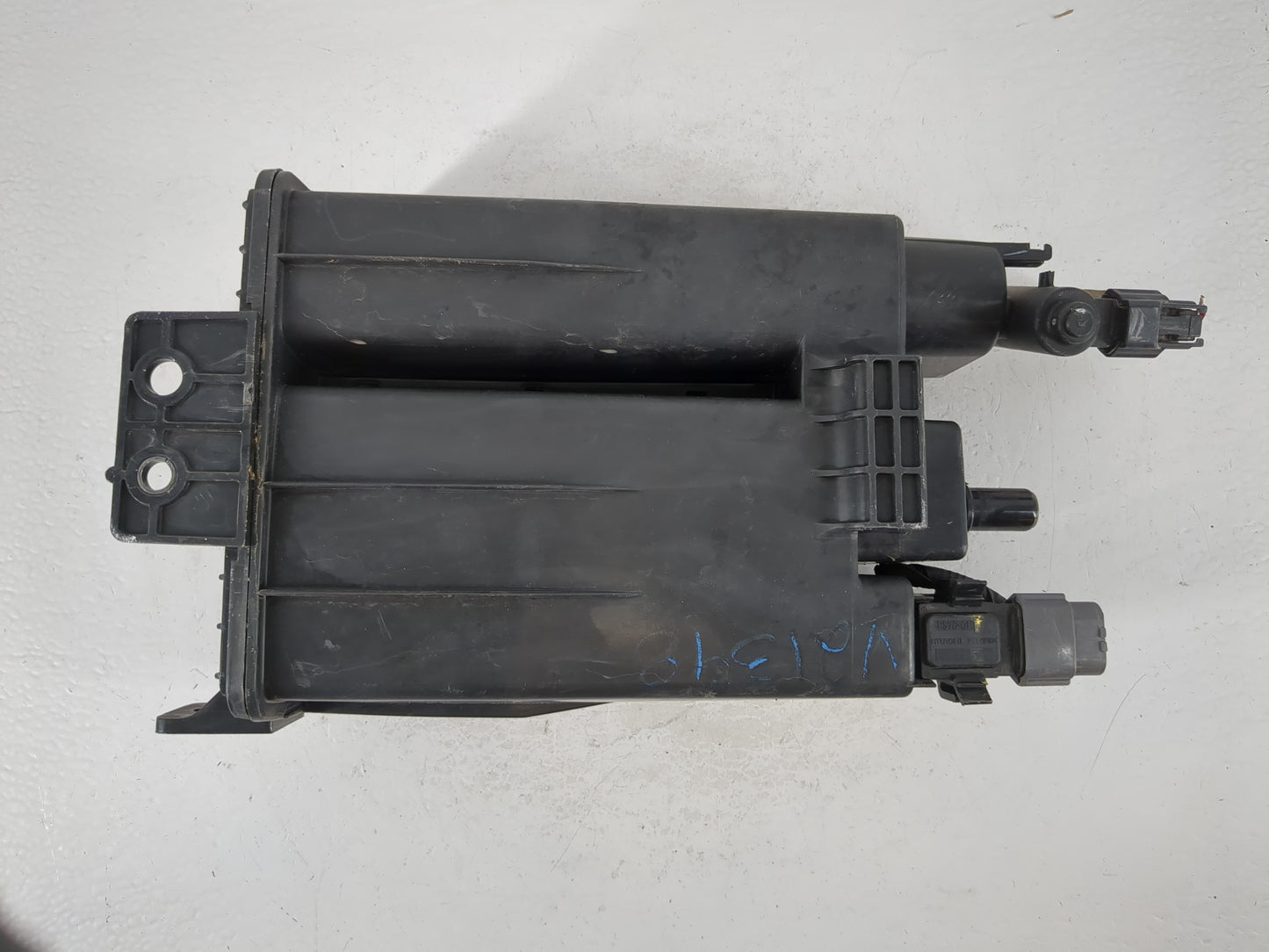 2009 Nissan Maxima Fuel Vapor Charcoal Canister - Oemusedautoparts1.com