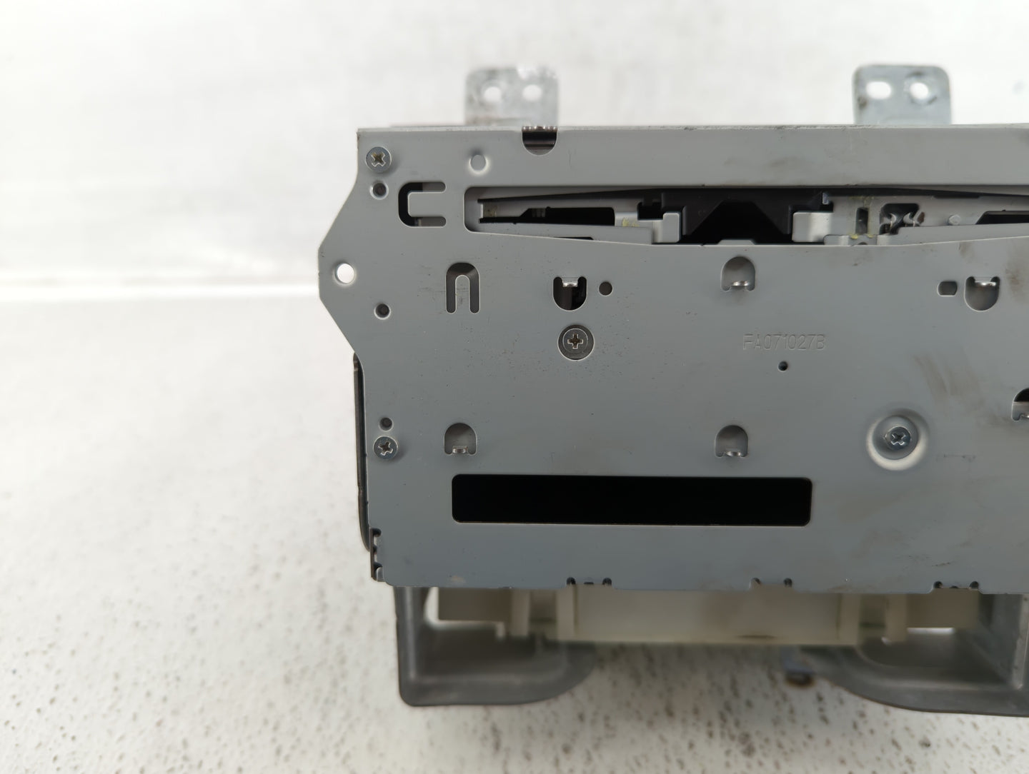 2009-2010 Nissan Maxima Am Fm Cd Player Radio Receiver - Oemusedautoparts1.com