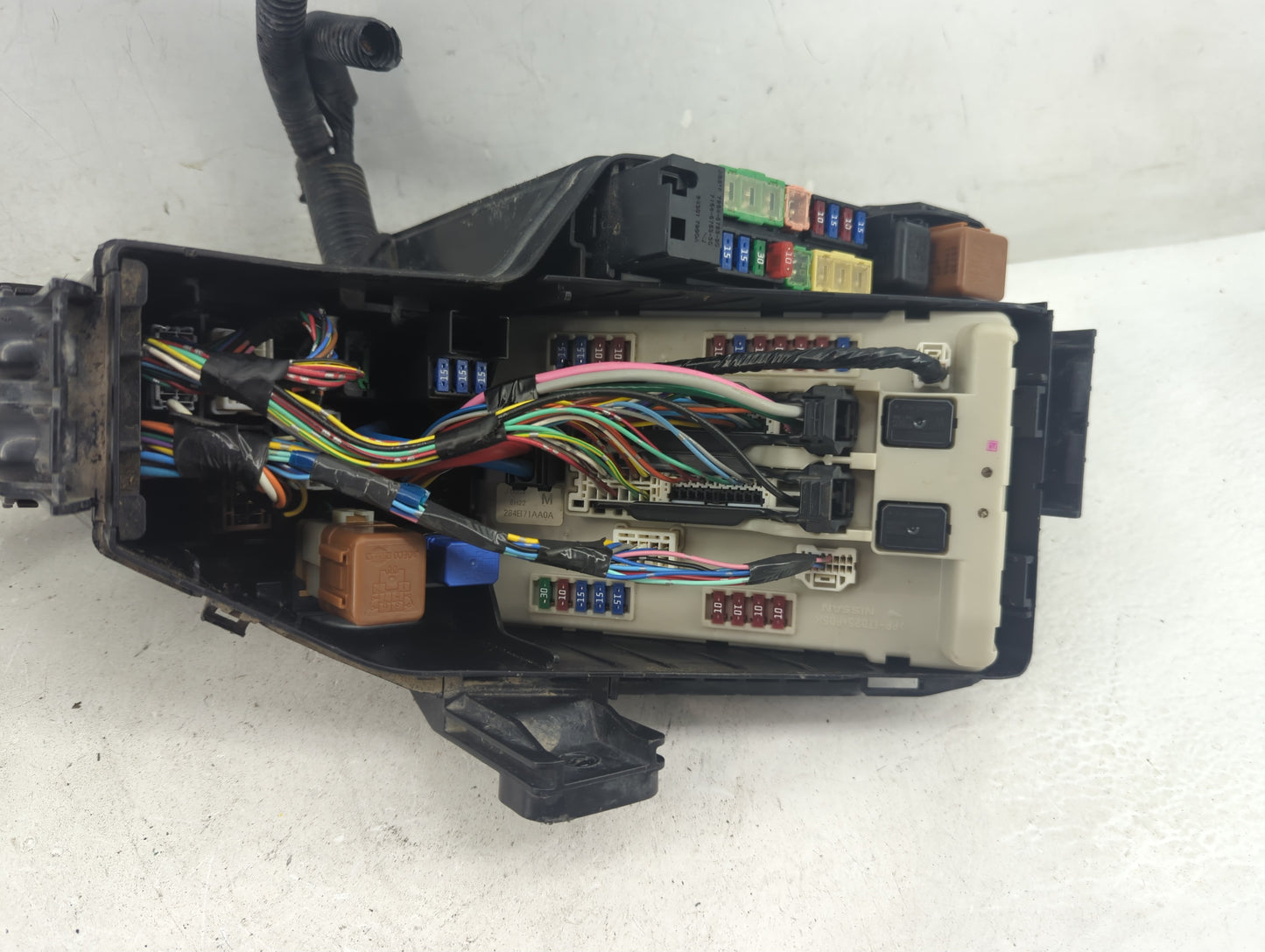 2009-2010 Nissan Murano Fusebox Fuse Box Panel Relay Module Fits Fits 2009 2010 OEM Used Auto Parts - Oemusedautoparts1.com