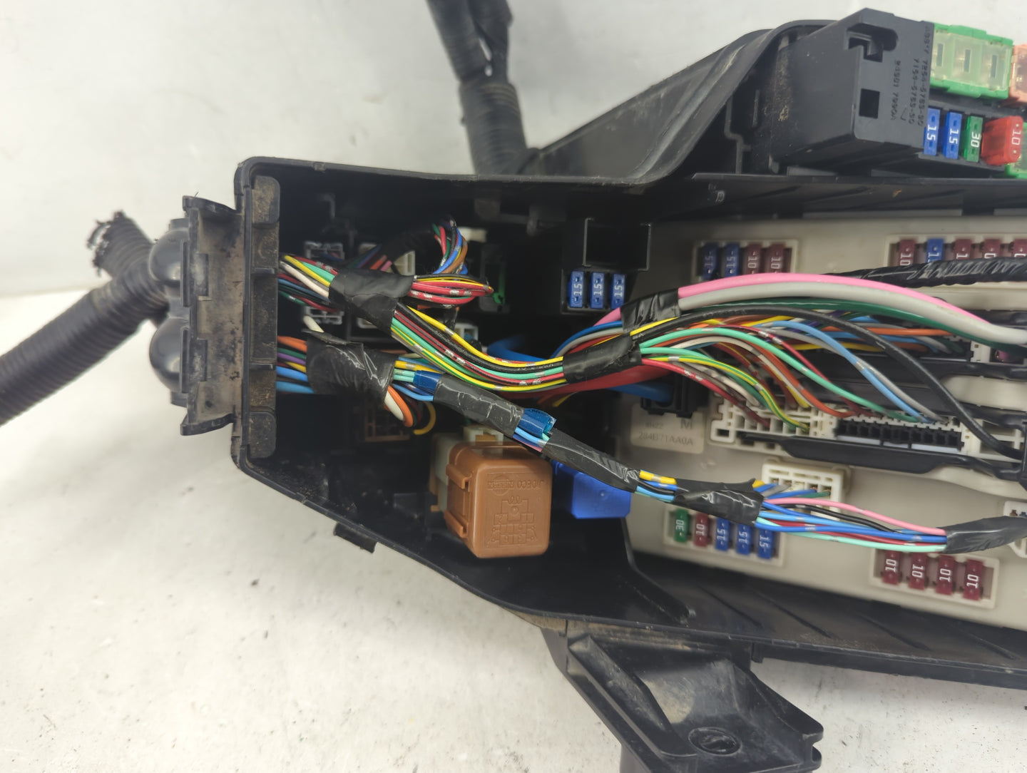 2009-2010 Nissan Murano Fusebox Fuse Box Panel Relay Module Fits Fits 2009 2010 OEM Used Auto Parts - Oemusedautoparts1.com
