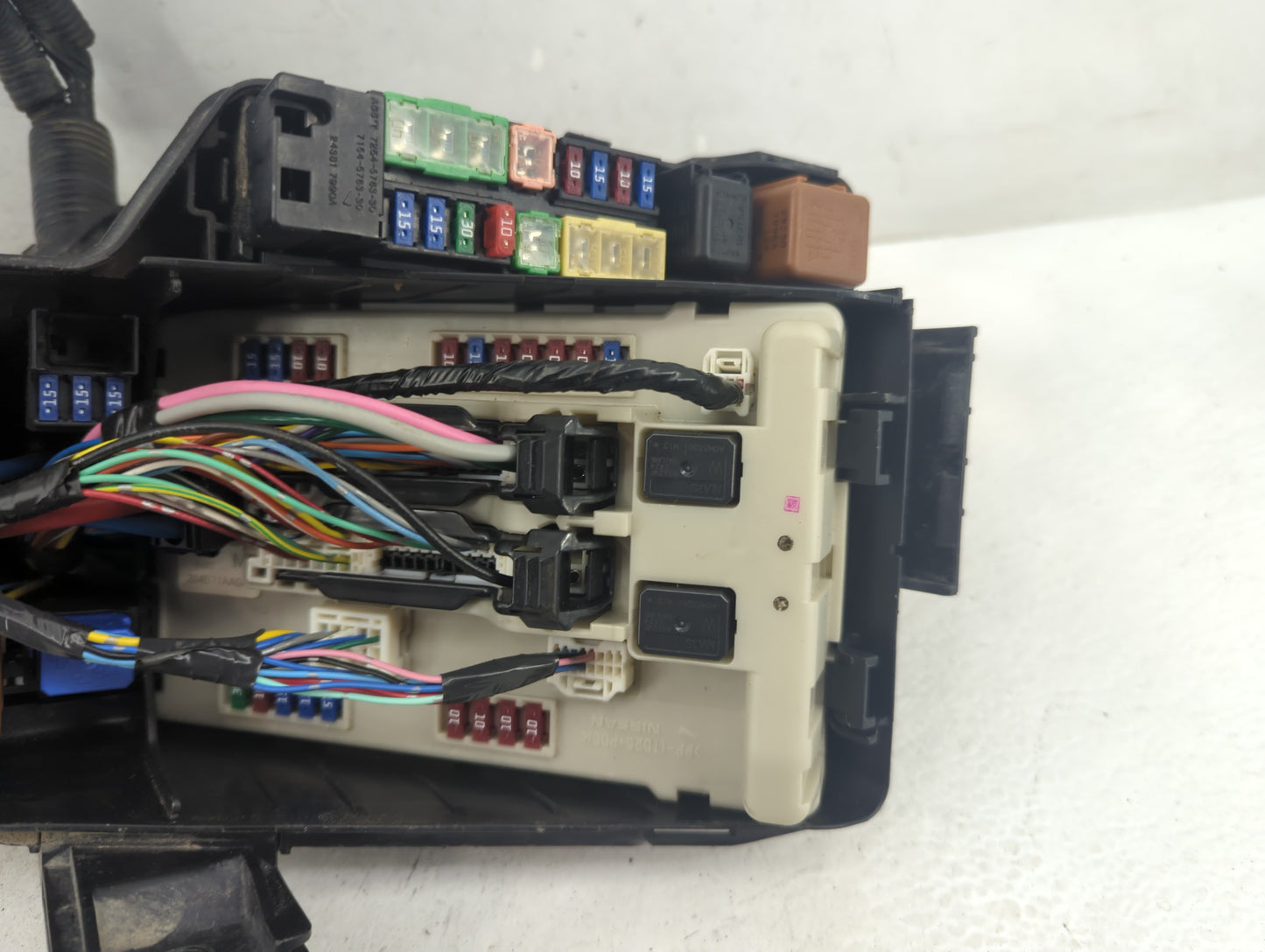 2009-2010 Nissan Murano Fusebox Fuse Box Panel Relay Module Fits Fits 2009 2010 OEM Used Auto Parts - Oemusedautoparts1.com
