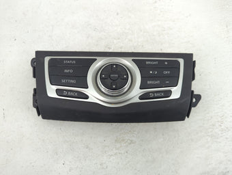 compare product 2009-2009 Nissan Murano Radio Control Panel