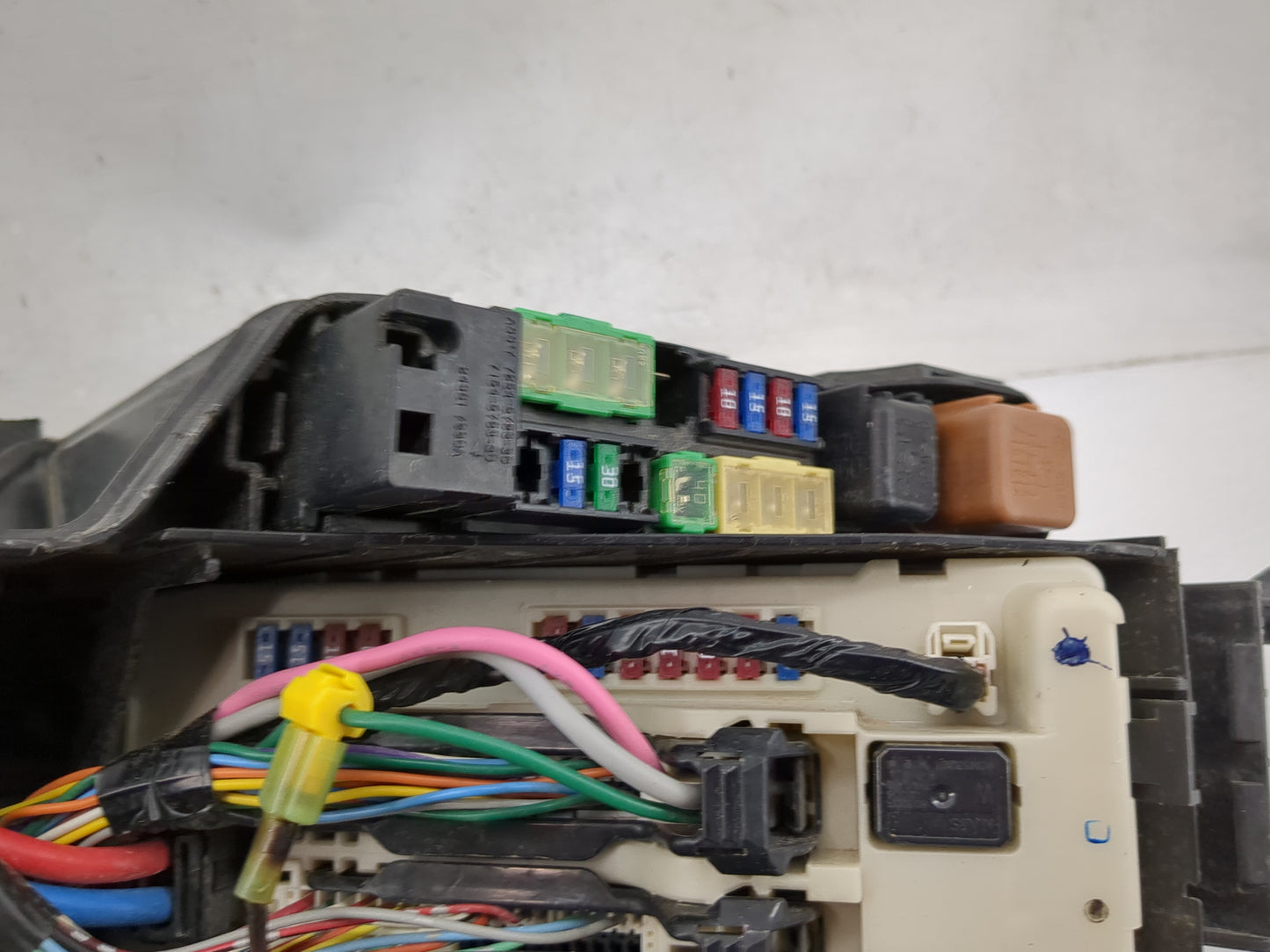 2009-2010 Nissan Murano Fusebox Fuse Box Panel Relay Module Fits Fits 2009 2010 OEM Used Auto Parts - Oemusedautoparts1.com