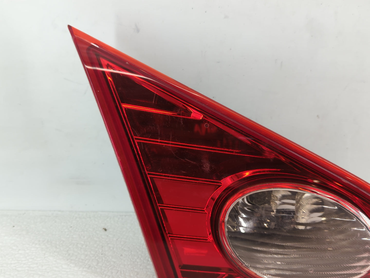 2009-2010 Nissan Murano Tail Light Assembly Passenger Right OEM P/N:E423266 Fits Fits 2009 2010 OEM Used Auto Parts - Oemuse