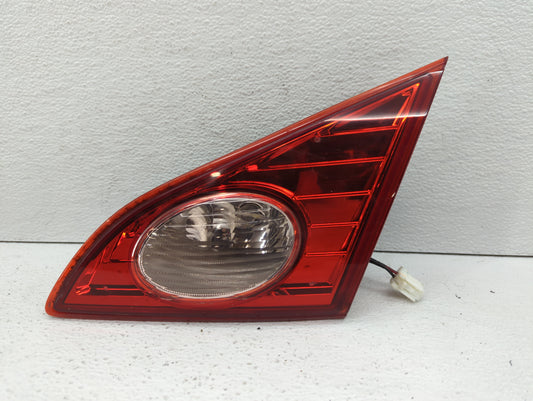 2009-2010 Nissan Murano Tail Light Assembly Passenger Right OEM P/N:E423266 Fits Fits 2009 2010 OEM Used Auto Parts - Oemuse