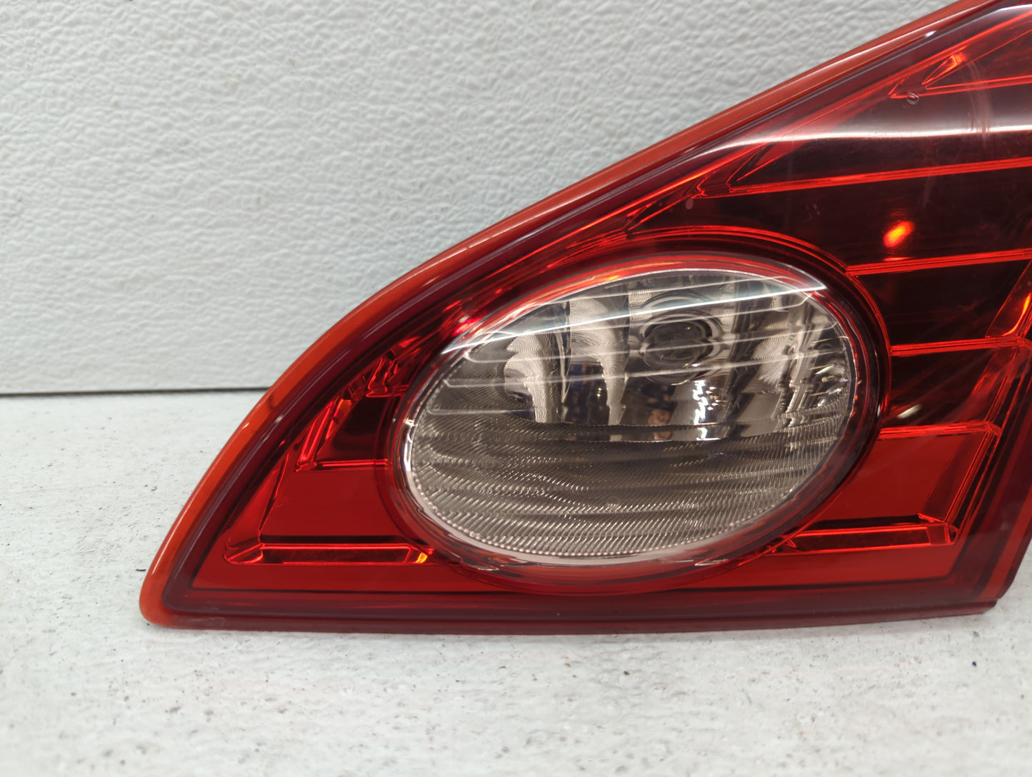 2009-2010 Nissan Murano Tail Light Assembly Passenger Right OEM P/N:E423266 Fits Fits 2009 2010 OEM Used Auto Parts - Oemuse
