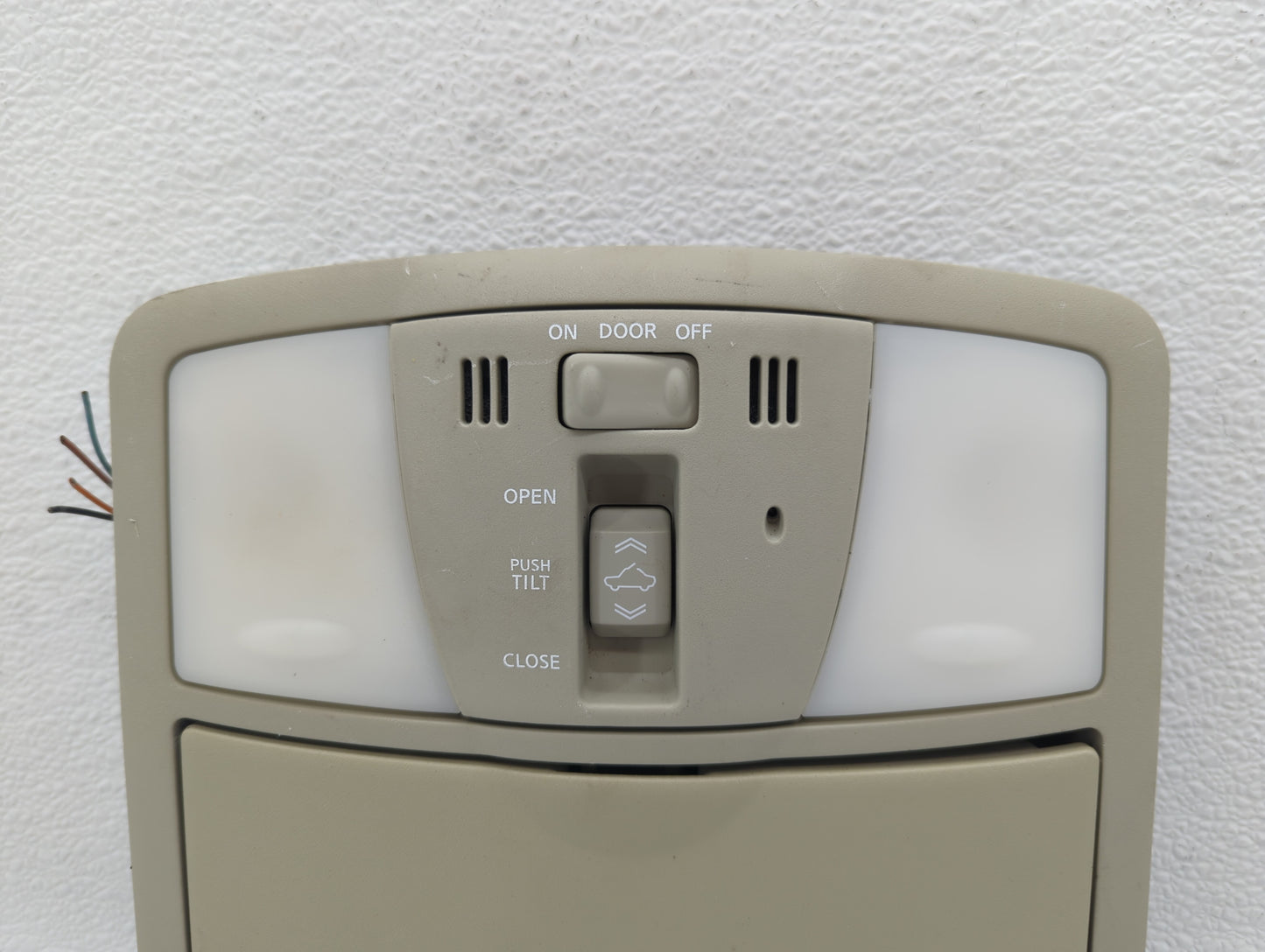 2009-2013 Nissan Murano Overhead Roof Console Beige - Oemusedautoparts1.com