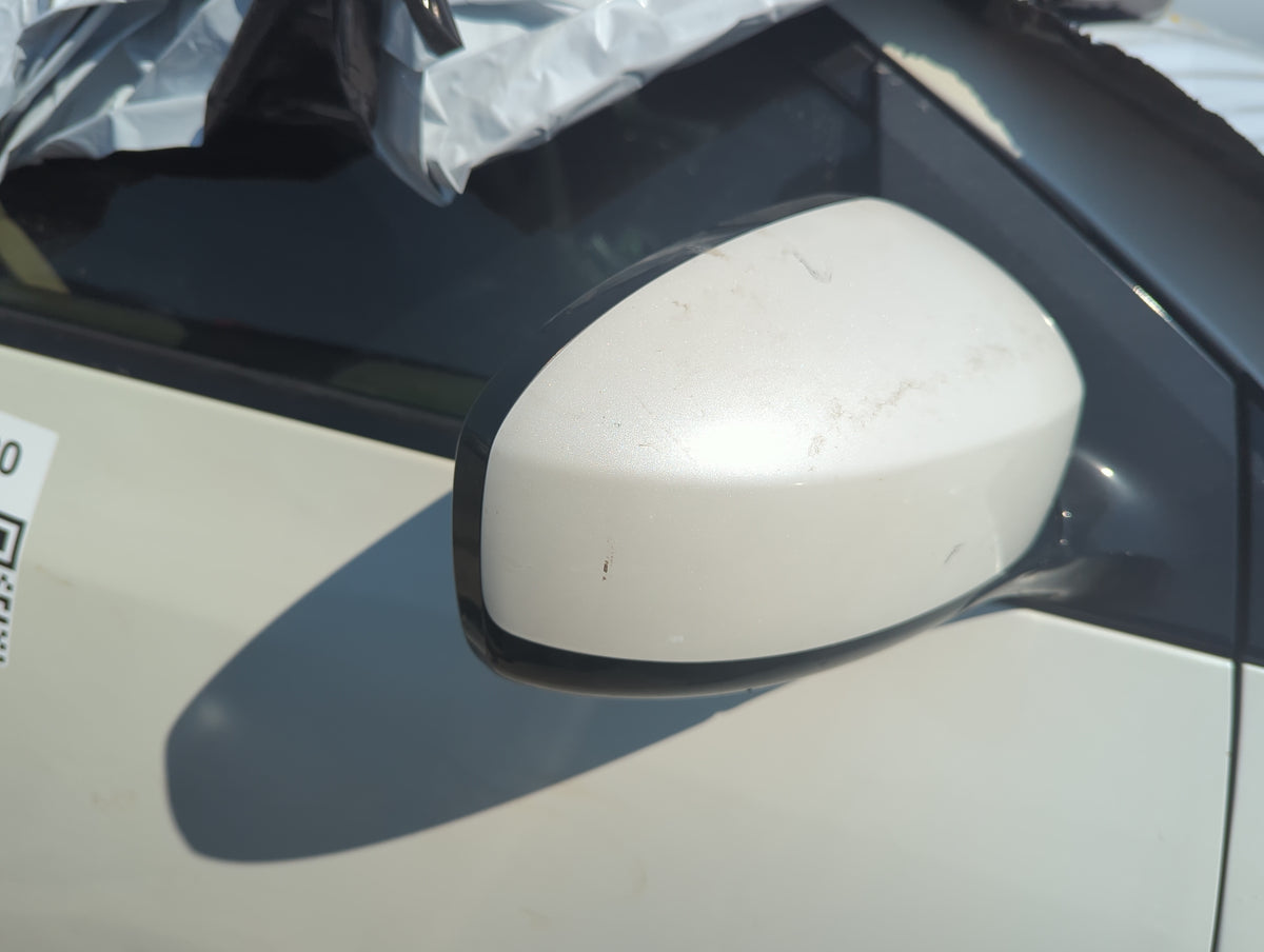 2009-2014 Nissan Murano Passenger Side View Mirror - Right Door Mirror OEM Used - Oemusedautoparts1.com