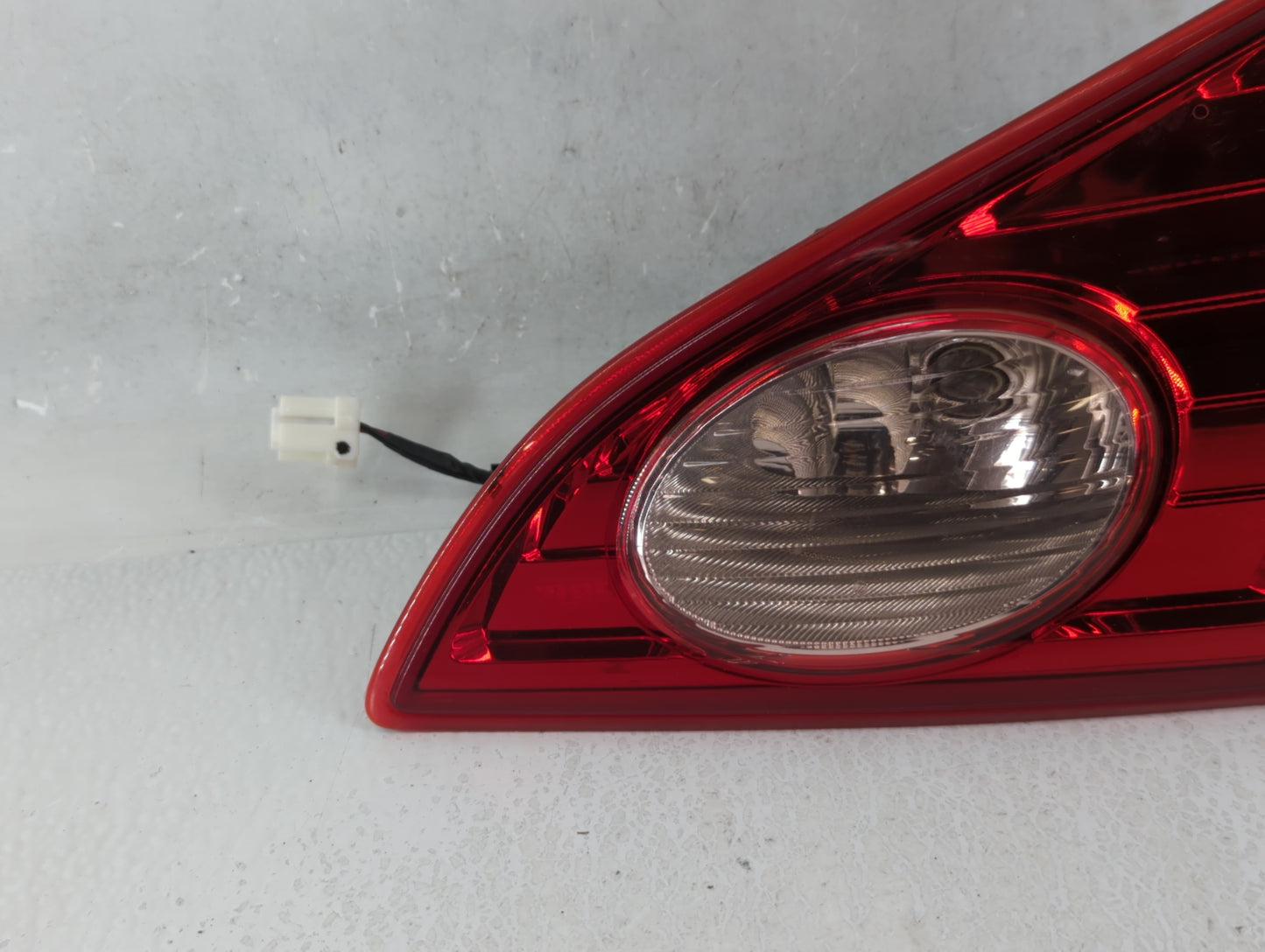 2009-2010 Nissan Murano Tail Light Assembly Passenger Right OEM P/N:E423266 Fits Fits 2009 2010 OEM Used Auto Parts - Oemuse
