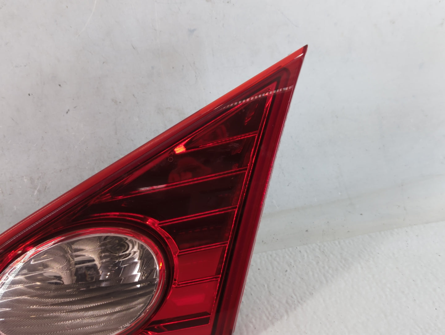 2009-2010 Nissan Murano Tail Light Assembly Passenger Right OEM P/N:E423266 Fits Fits 2009 2010 OEM Used Auto Parts - Oemuse