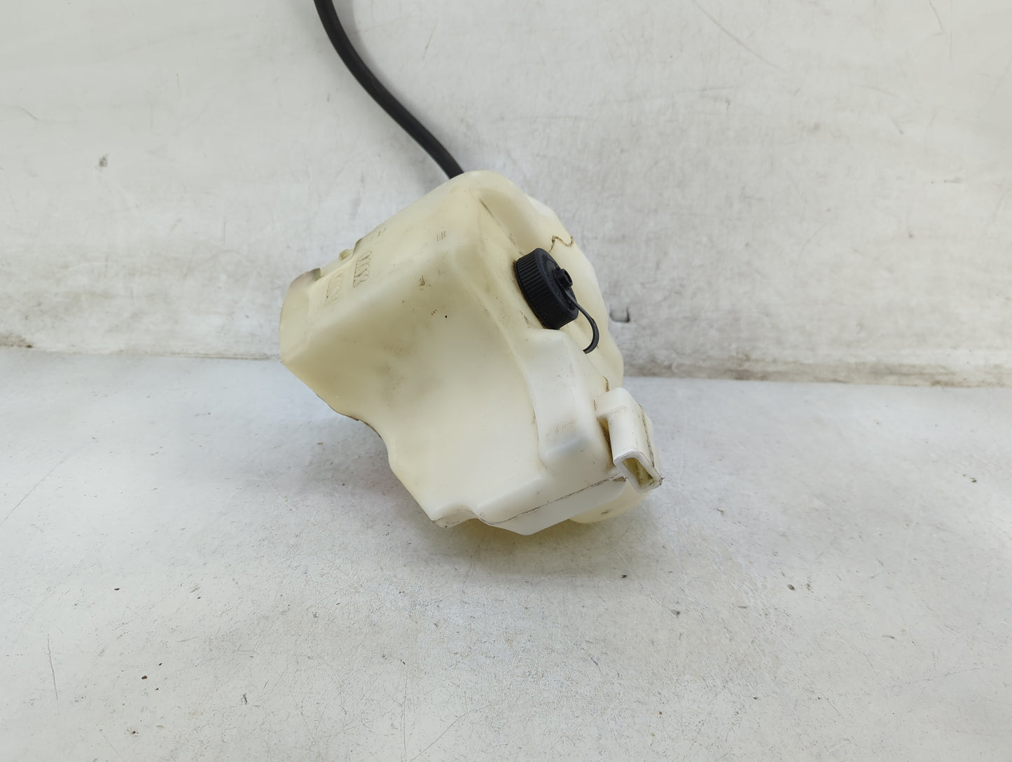 2004-2009 Nissan Quest Radiator Coolant Overflow Expansion Tank Bottle 1466983 - Oemusedautoparts1.com