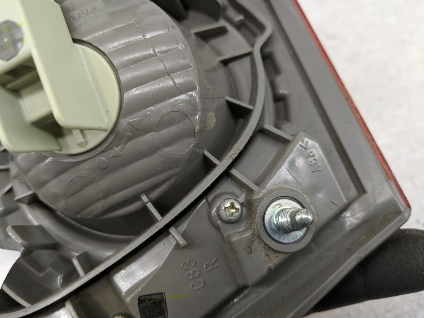 2009-2015 Nissan Rogue Tail Light Assembly Passenger Right OEM Fits Fits 2009 2010 2011 2012 2013 2014 2015 OEM Used Auto Pa