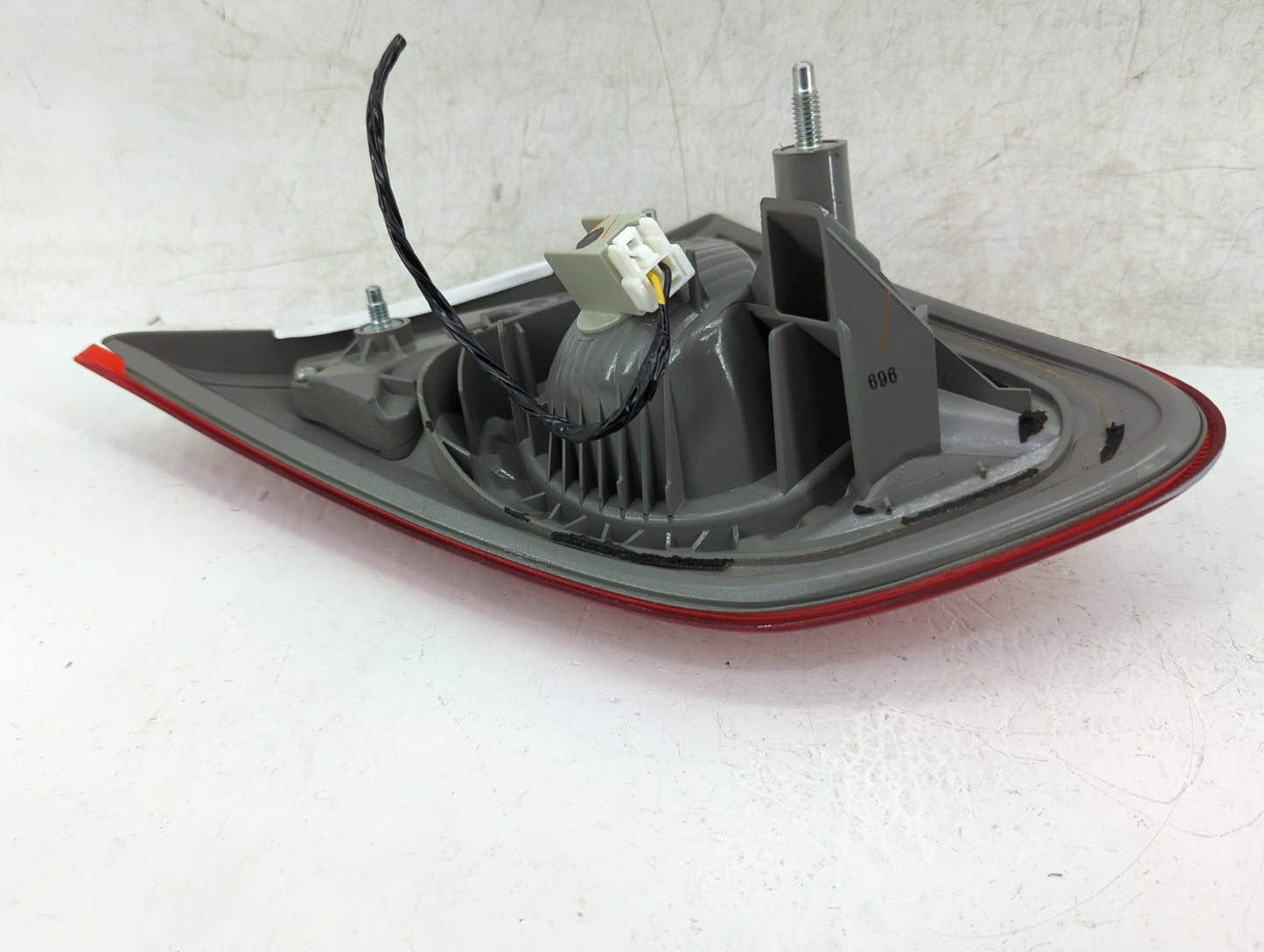 2009-2015 Nissan Rogue Tail Light Assembly Driver Left OEM Fits Fits 2009 2010 2011 2012 2013 2014 2015 OEM Used Auto Parts 
