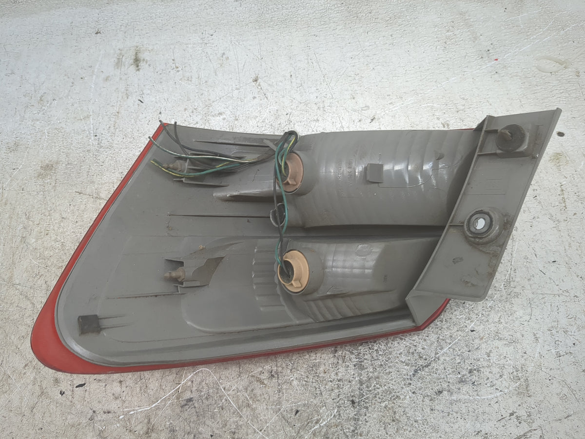2008-2015 Nissan Rogue Tail Light Assembly Passenger Right OEM Fits Fits 2008 2009 2010 2011 2012 2013 2014 2015 OEM Used Au