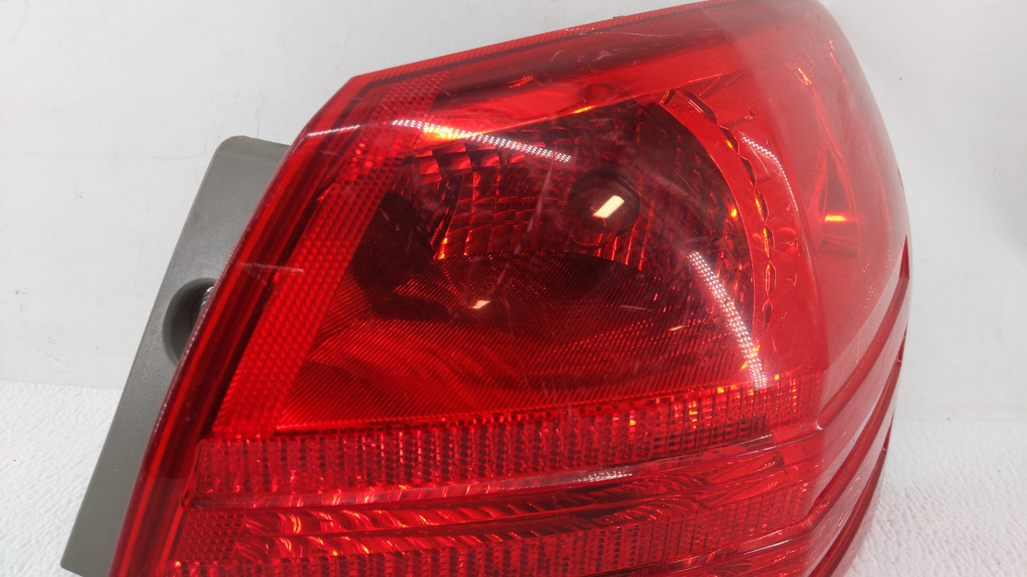 2008-2015 Nissan Rogue Tail Light Assembly Passenger Right OEM Fits Fits 2008 2009 2010 2011 2012 2013 2014 2015 OEM Used Au