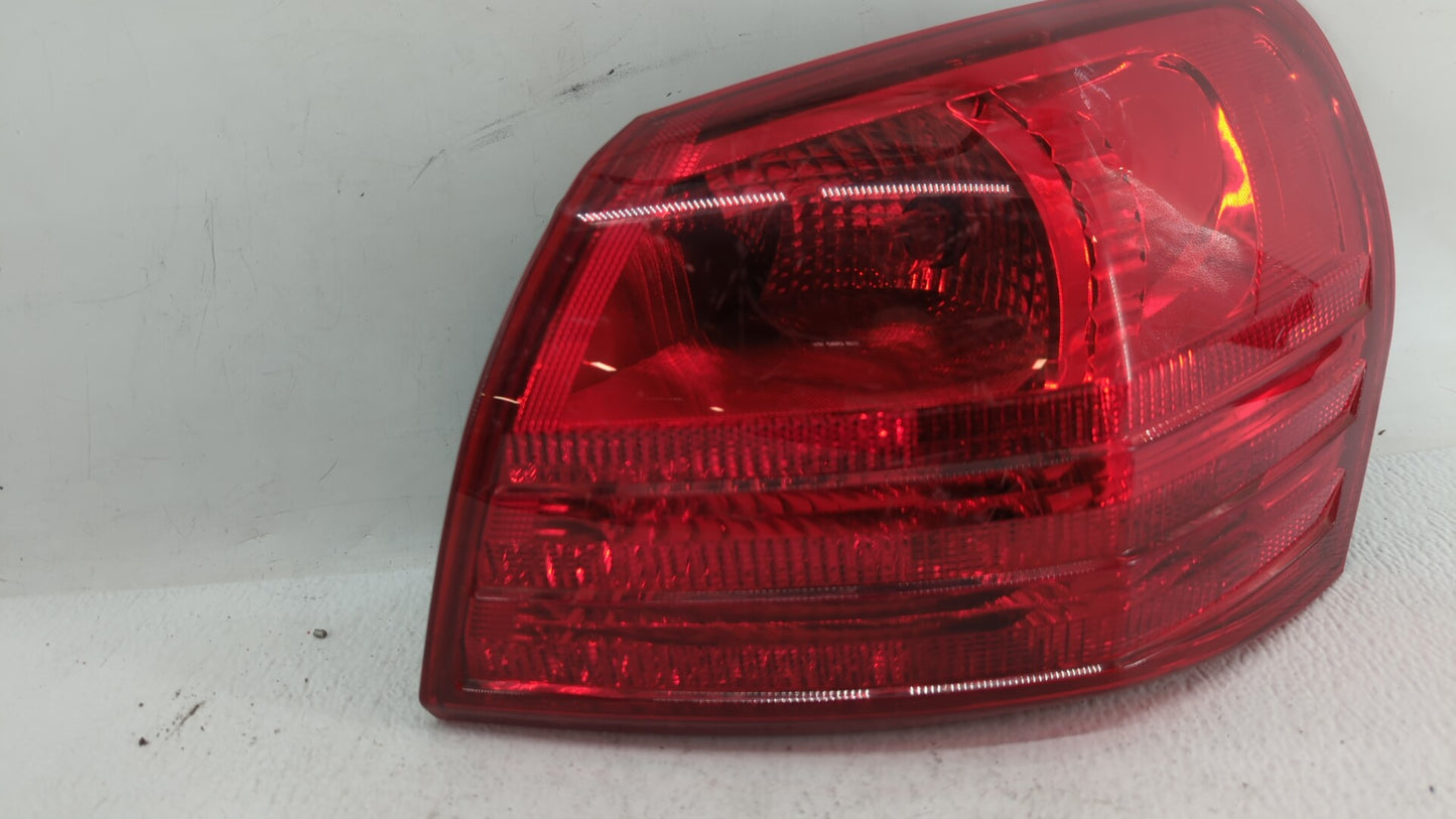 2008-2015 Nissan Rogue Tail Light Assembly Passenger Right OEM Fits Fits 2008 2009 2010 2011 2012 2013 2014 2015 OEM Used Au