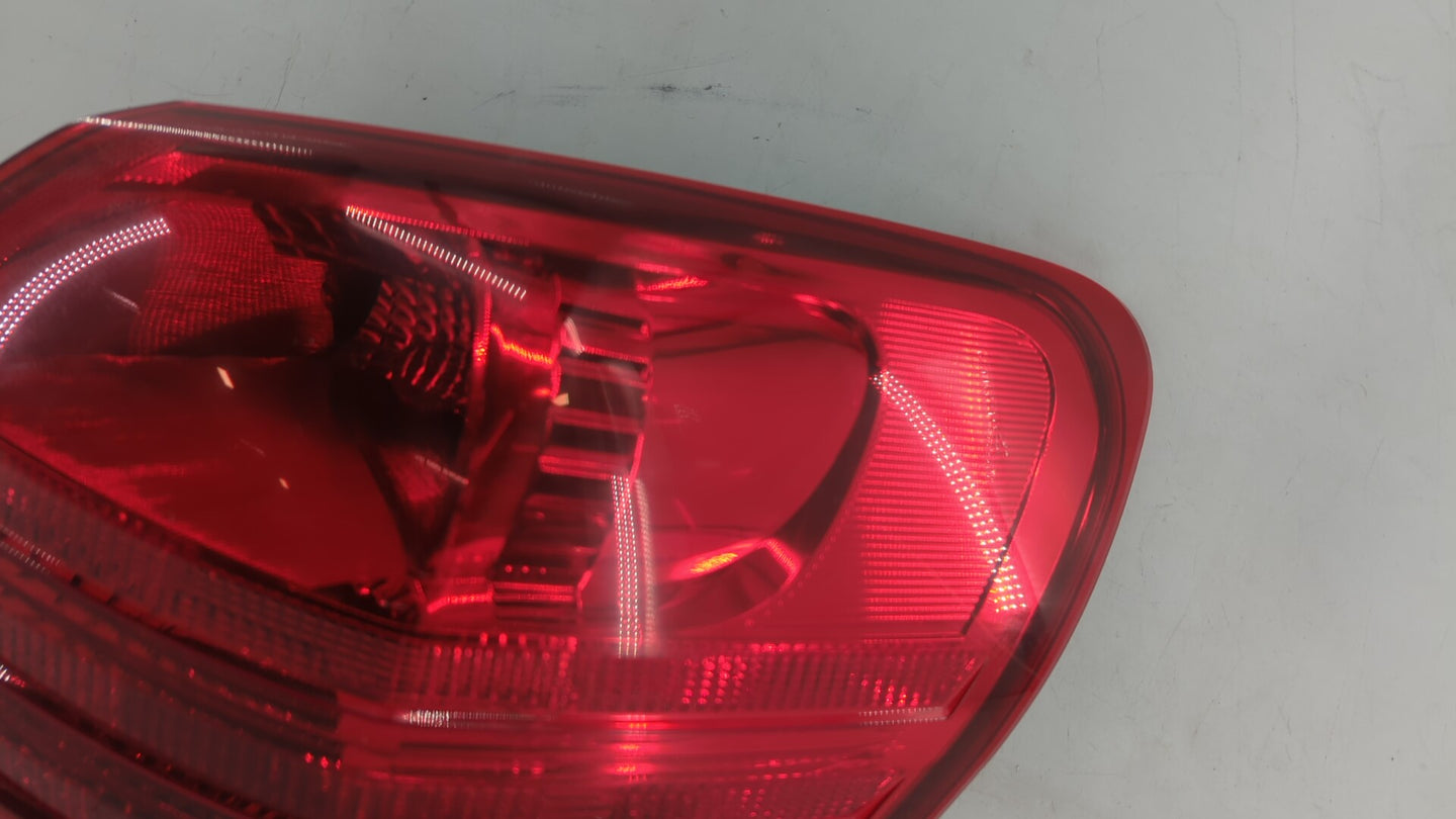 2008-2015 Nissan Rogue Tail Light Assembly Passenger Right OEM Fits Fits 2008 2009 2010 2011 2012 2013 2014 2015 OEM Used Au