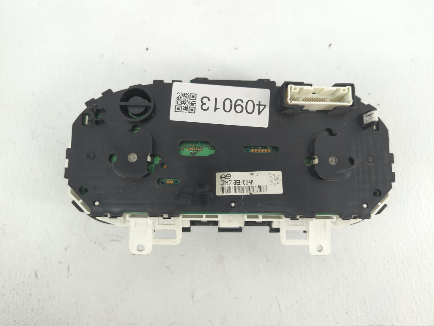 2009 Nissan Rogue Instrument Cluster Speedometer Gauges P/N:JM70A A9 JM7013, JM70B Fits OEM Used Auto Parts - Oemusedautopar