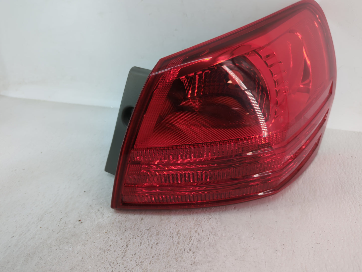 2008-2015 Nissan Rogue Tail Light Assembly Passenger Right OEM Fits Fits 2008 2009 2010 2011 2012 2013 2014 2015 OEM Used Au