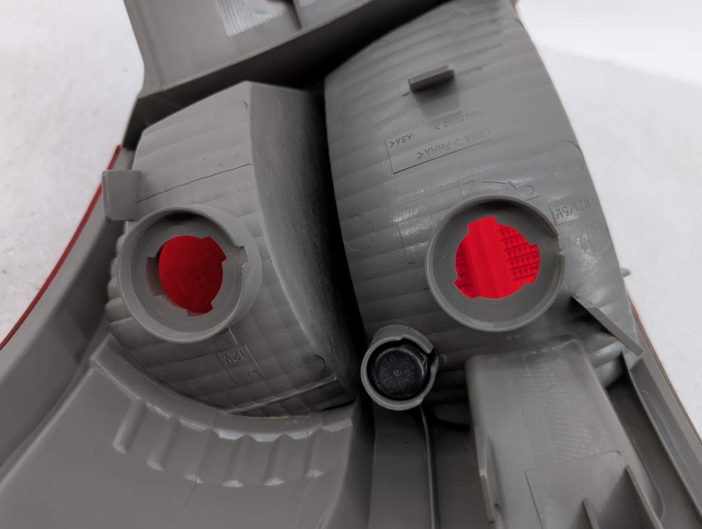 2008-2015 Nissan Rogue Tail Light Assembly Passenger Right OEM Fits Fits 2008 2009 2010 2011 2012 2013 2014 2015 OEM Used Au