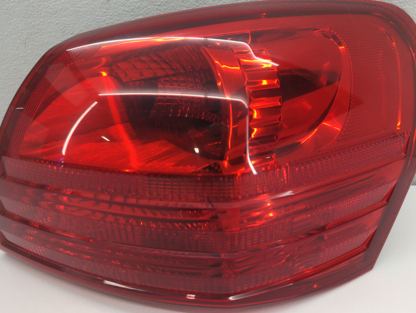 2008-2015 Nissan Rogue Tail Light Assembly Passenger Right OEM Fits Fits 2008 2009 2010 2011 2012 2013 2014 2015 OEM Used Au
